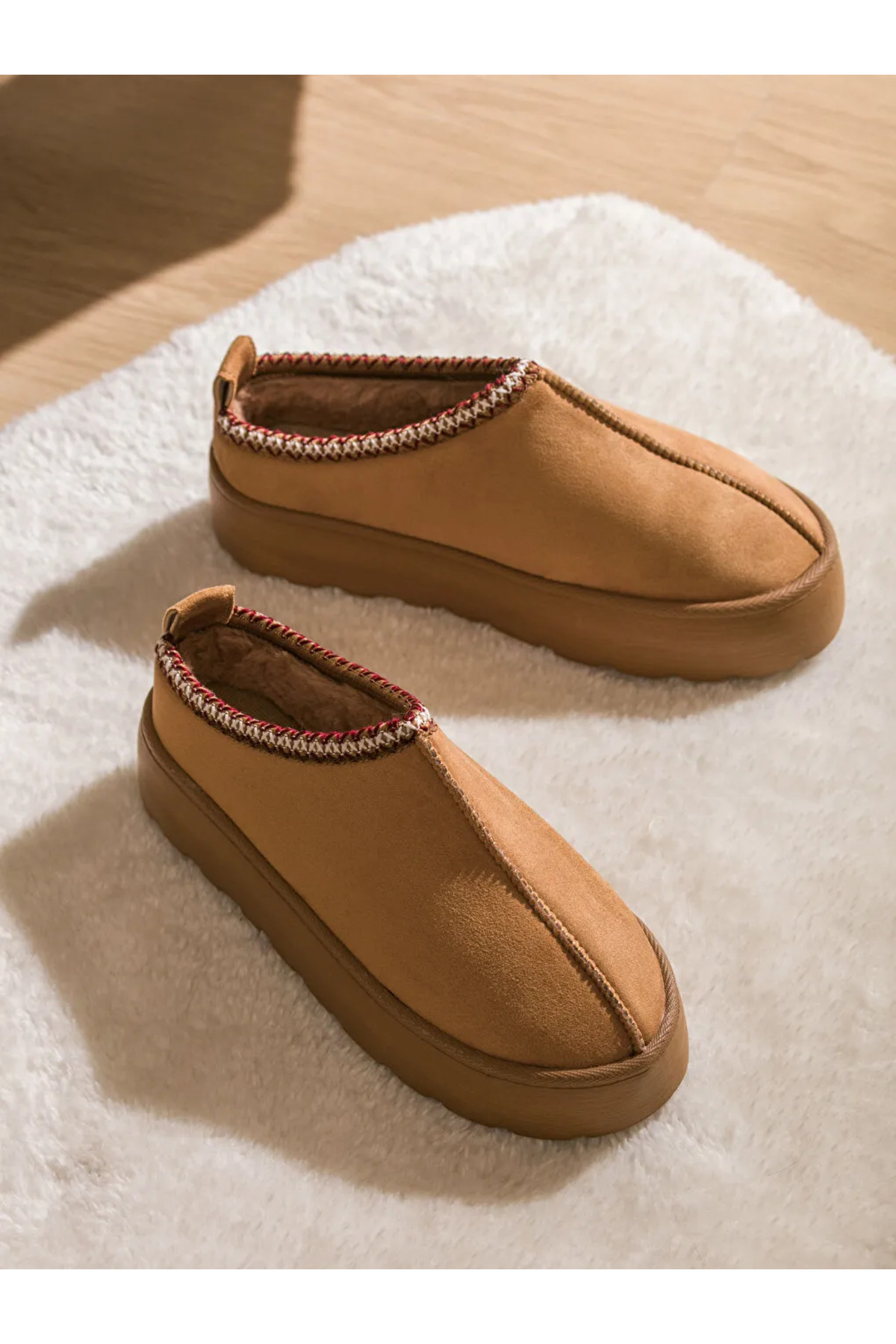 LC Waikiki LCW STEPS Kahverengi Süet Görünümlü Kadın Ev Ayakkabısı görsel 2