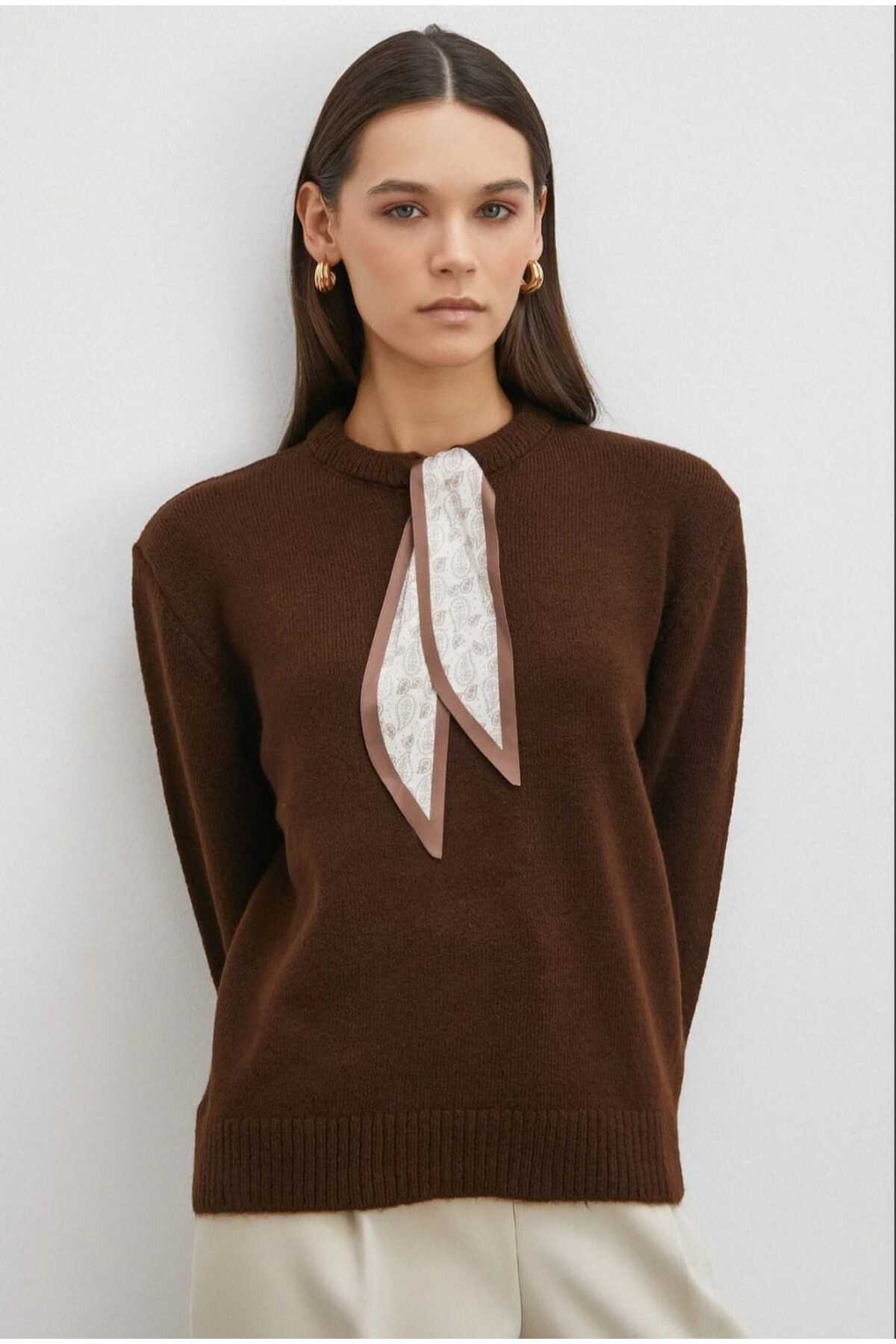 Women's Trendy Long Sleeve Sweater with Scarf