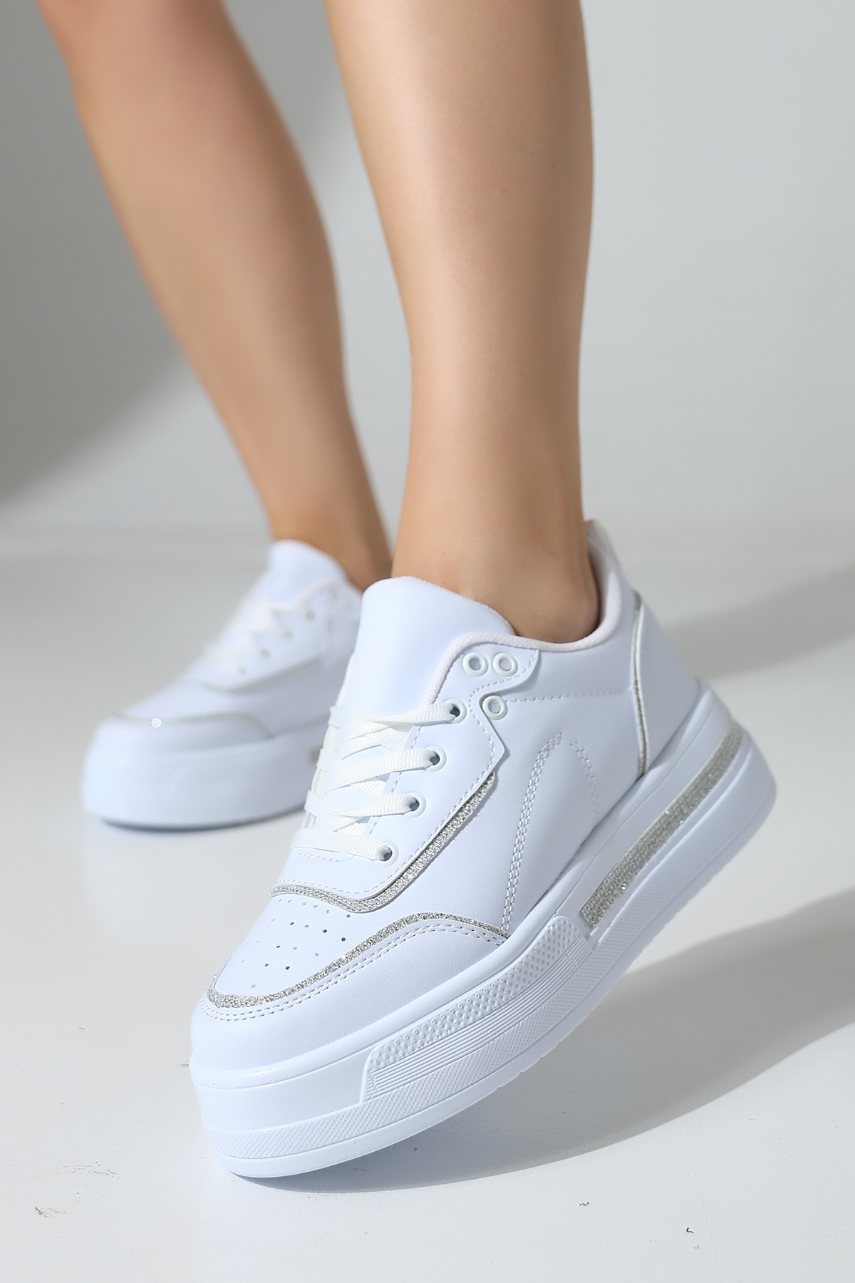 Encool Simli Detaylı Beyaz Yüksek Tabanlı Kadın Sneaker, Konforlu ve Şık Kadın Ayakkabı görsel 7