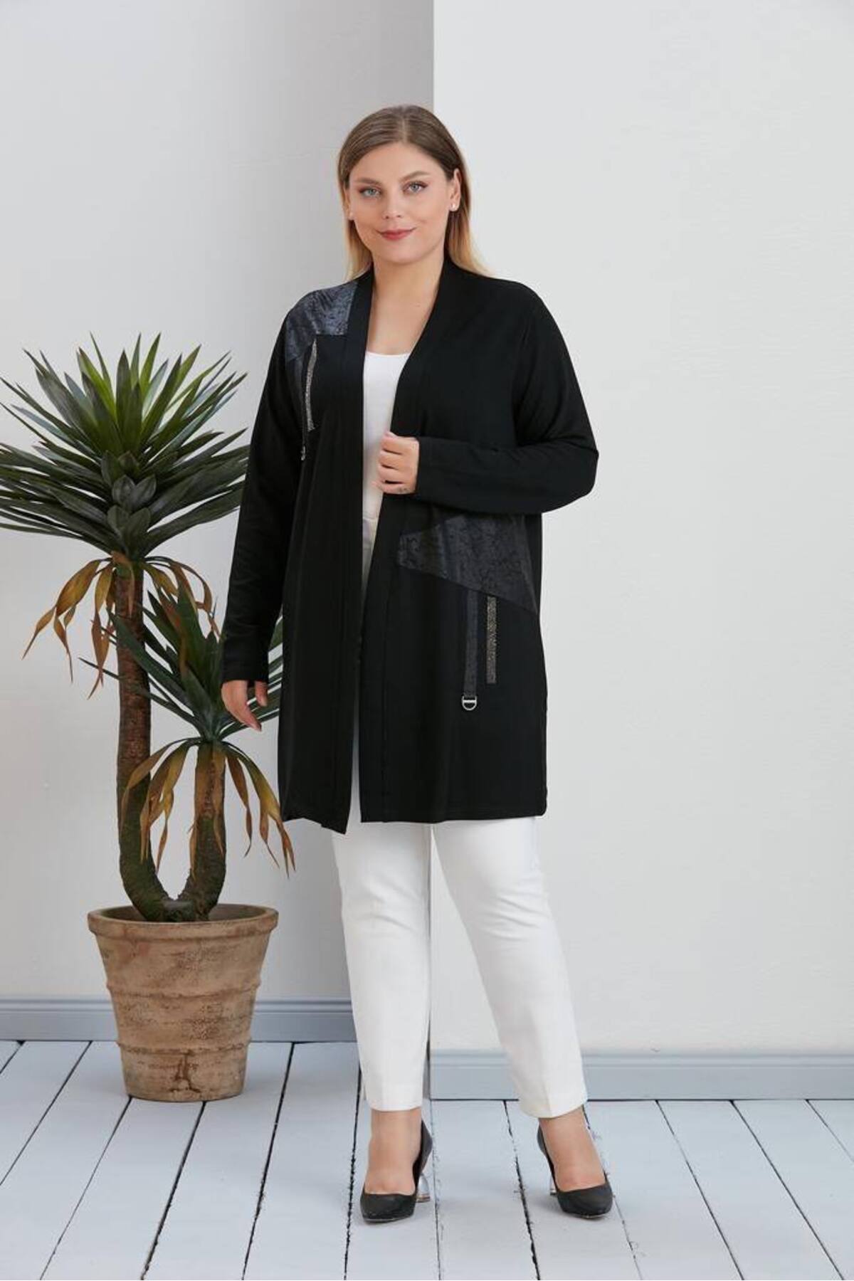 wearon tekstil KADIN KRİSTAL KUMAŞ SÜET DERİ DETAYLI CEPSİZ ÜST KALİTE BÜYÜK BEDEN HIRKA