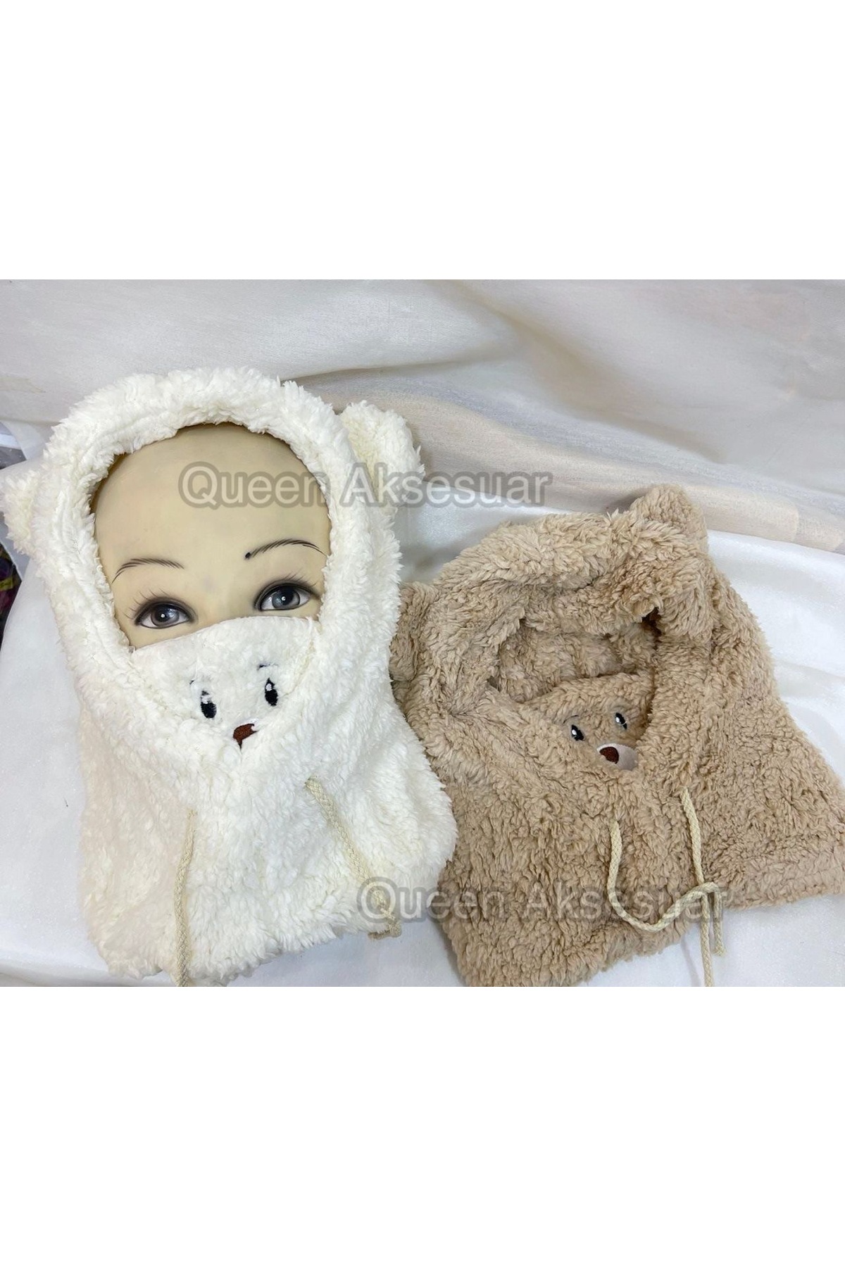 QUEEN AKSESUAR Peluş Ayıcıklı kulaklı 3’ü 1 Arada Kışlık Bere Maske Atkı boyunluk kulaklık erkek kız çocuk beyaz görsel 4