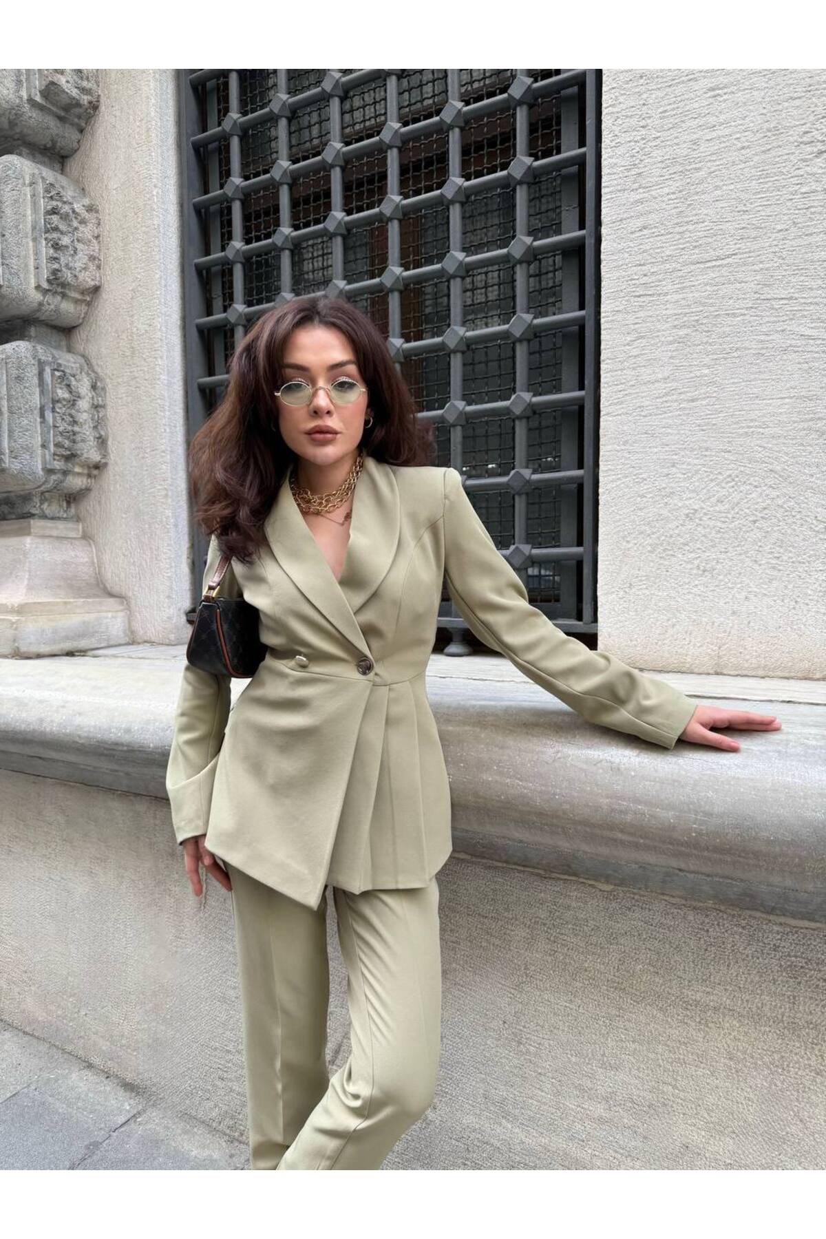 Costume tailleur jupe-veste plissé pour femme - Görsel 5