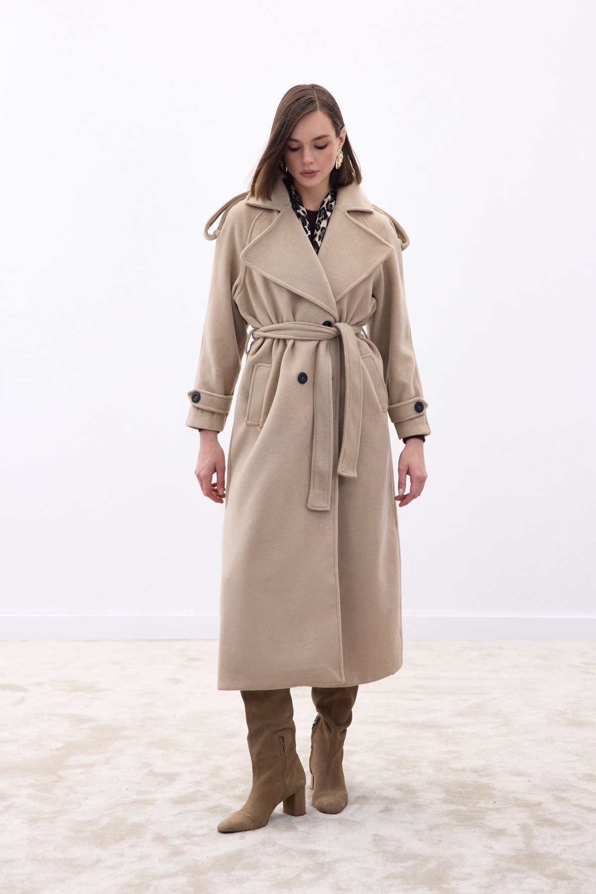 Sateen  Geniş Yaka Uzun Kaban - Bej - Görsel 2