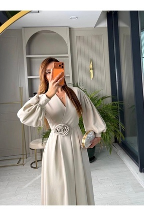 Dilek Vardar Bej Kadın Gül Detaylı Kruvaze Yaka Elbise