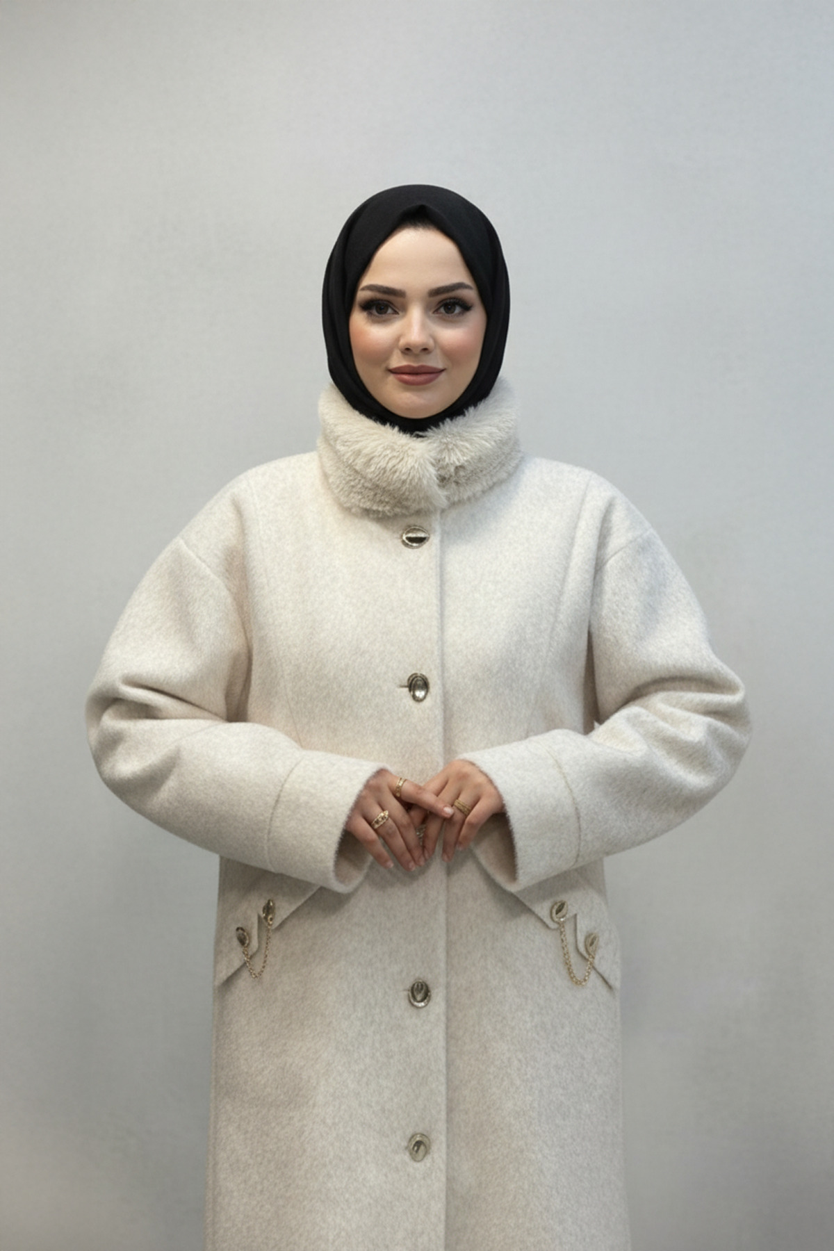 Modatuğsem Yakası Kürk Detaylı Angora Kaban Ekru