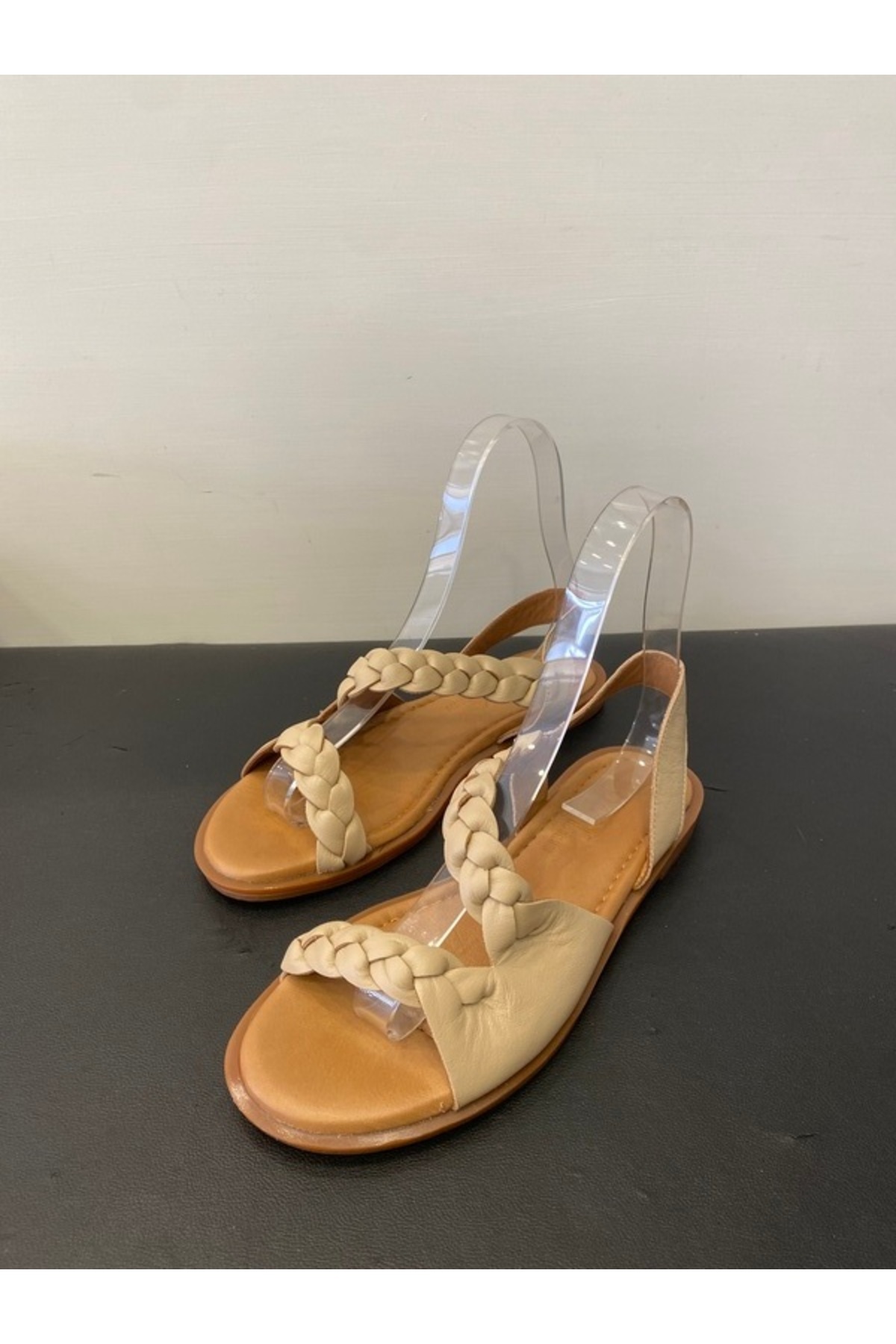 Özay Kadın Hakiki Deri Düz Günlük Sandalet