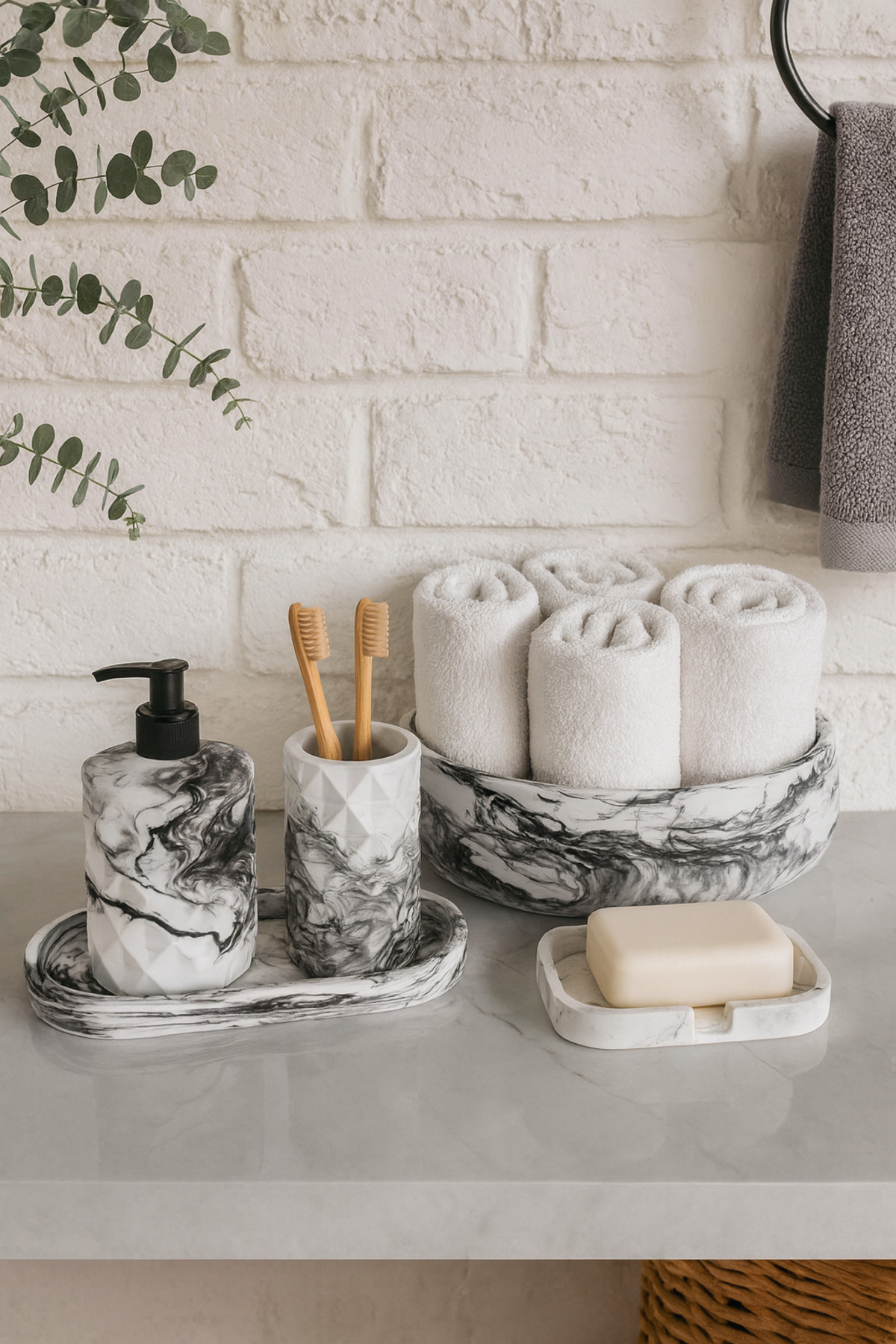 Decorative Diamond Model 5-Piece Bathroom Set Liquid and Solid Soap Dispenser Toothbrush Holder Tray Towel Holder Set