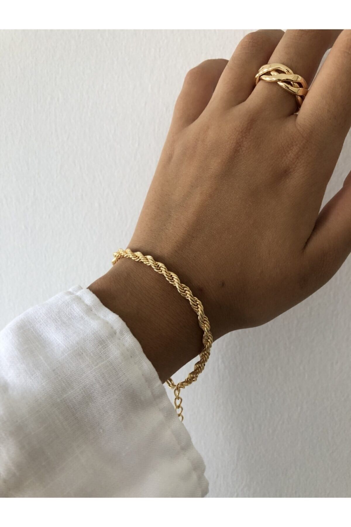 X Lady Accessories Women s Gold Twist Chain Bracelet Trendyol