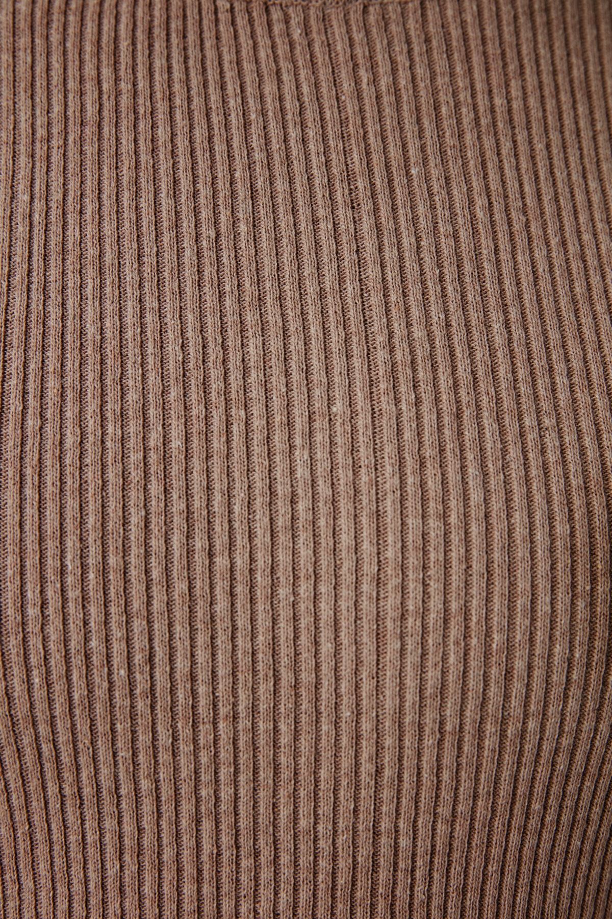 Trendyol Collection-Baumwoll-Cord-Pullover – Rollkragen, schmale Passform TMNAW20MG0031 5