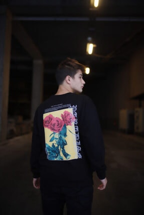 Oz Taha Kolu Gullu Beyaz Sweatshirt Trendyol