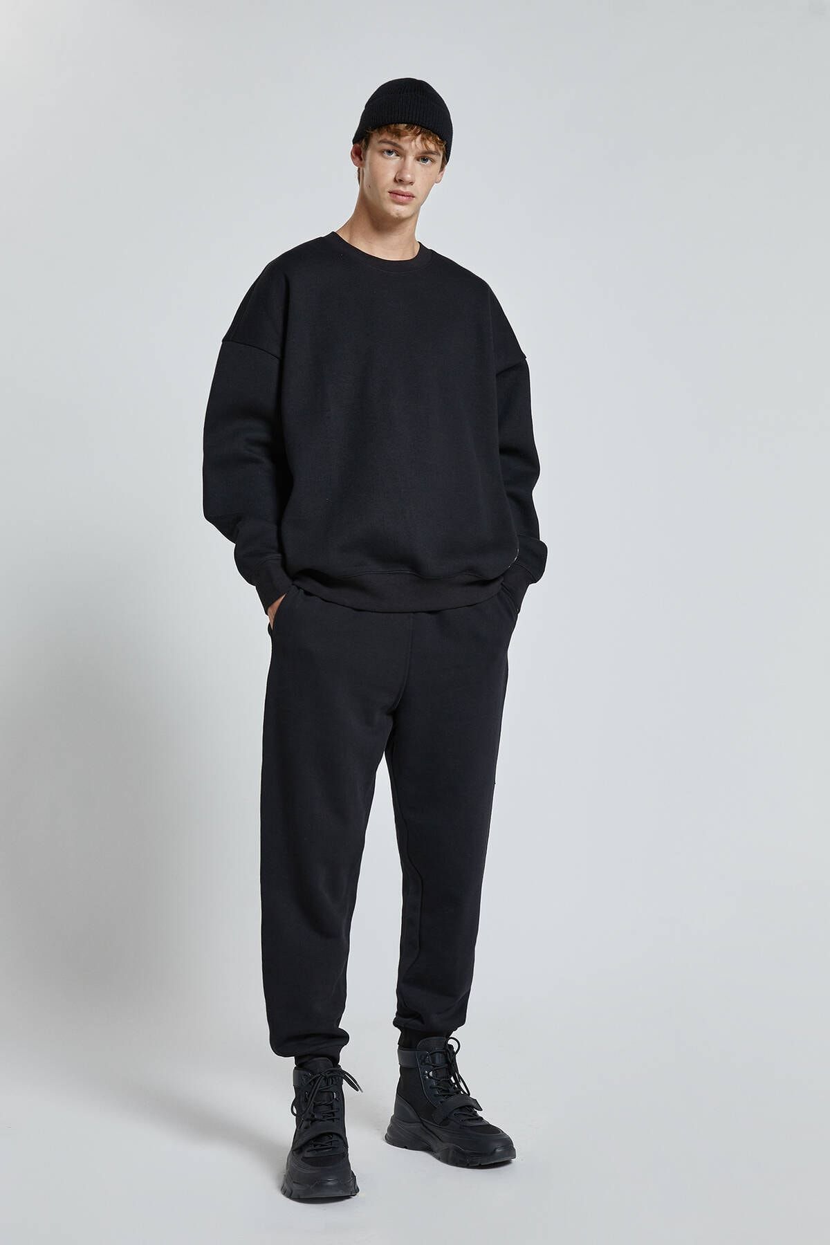 Pull Bear Erkek Siyah Agir Siklet Jogger Pantolon 09678516 Trendyol