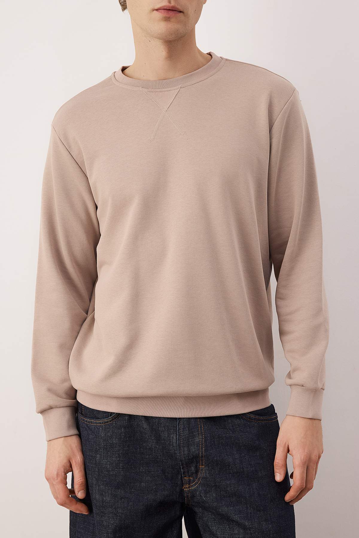 Trendyolmilla Man Bej Rahat Kesim Basic Bisiklet Yaka Sweatshirt TMNAW26SW00060