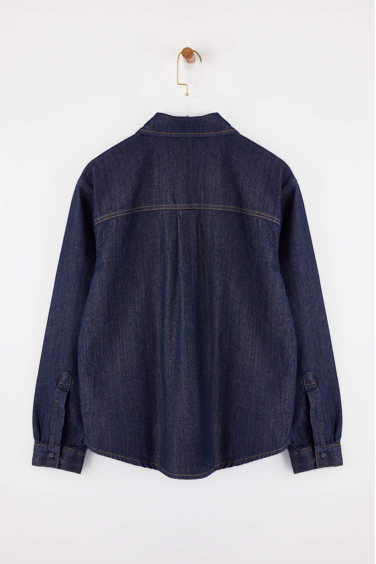 Trendyolmilla  Limited Edition Koyu Mavi Düğme Detaylı 100% Pamuk Denim Gömlek TWOSS26GO00007 - Görsel 8