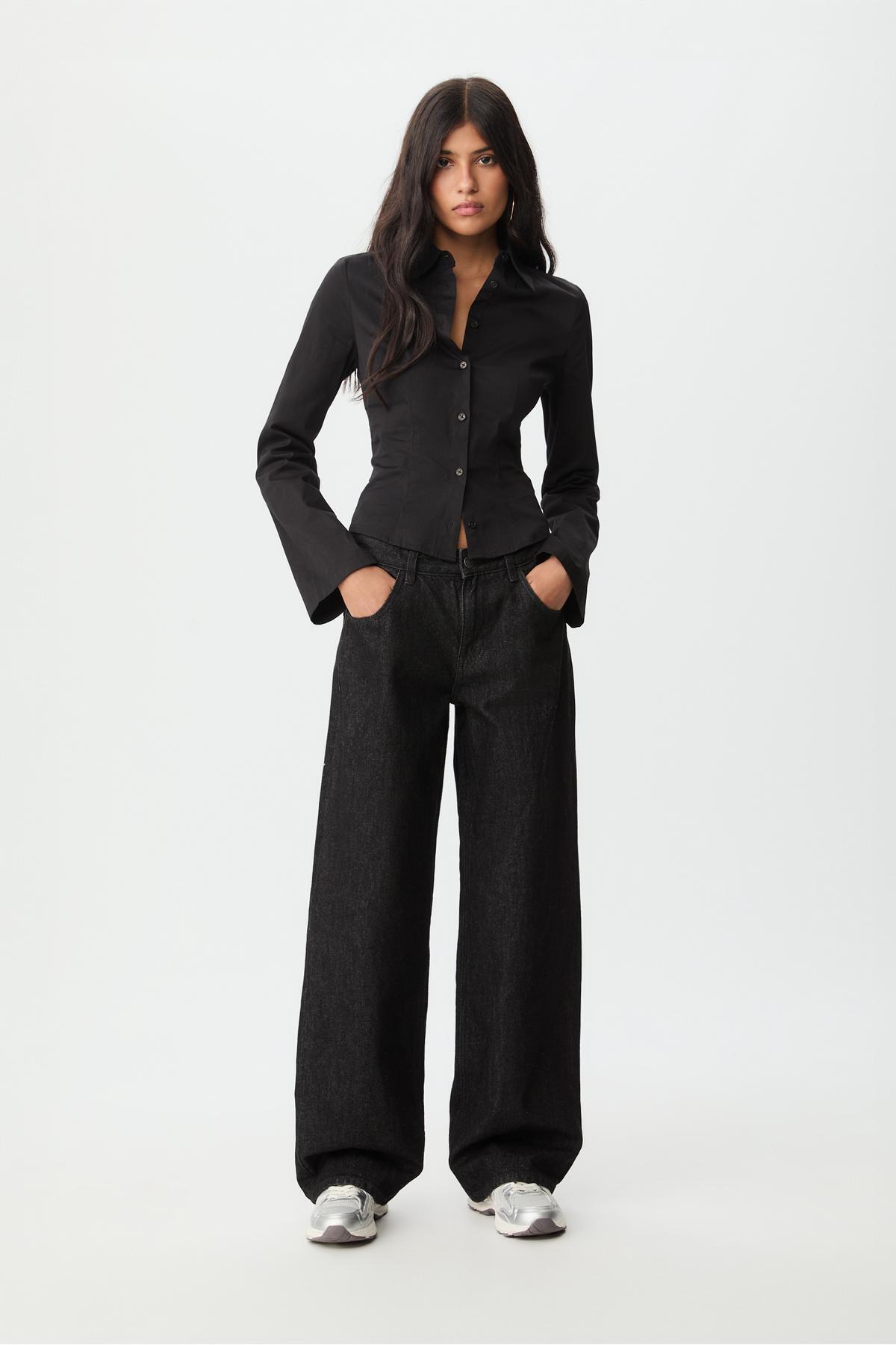 Stradivarius  Dökümlü kollu vücuda oturan gömlek