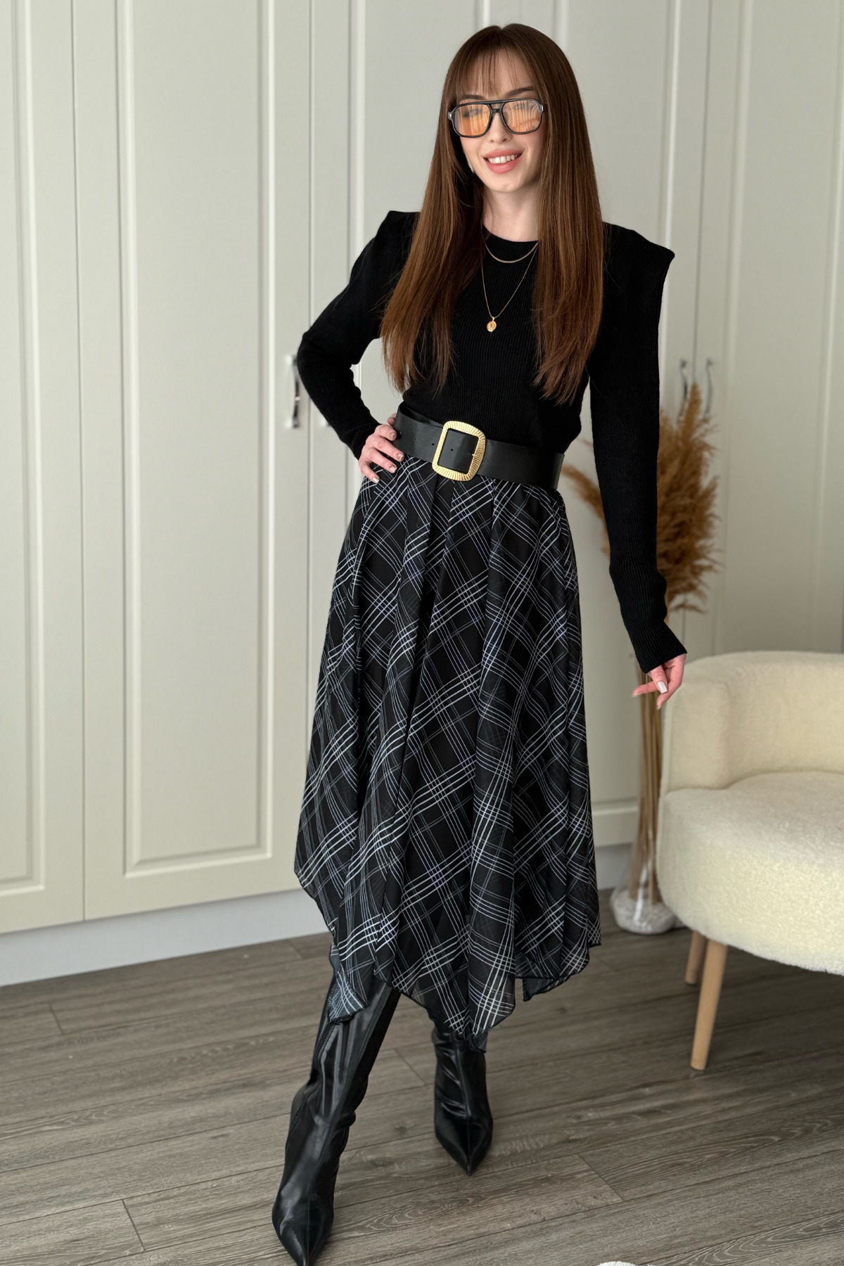 Dilay Gökoğlu Butik  Ekose Asimetrik Şifon Zarif Midi Siyah Etek - Görsel 5