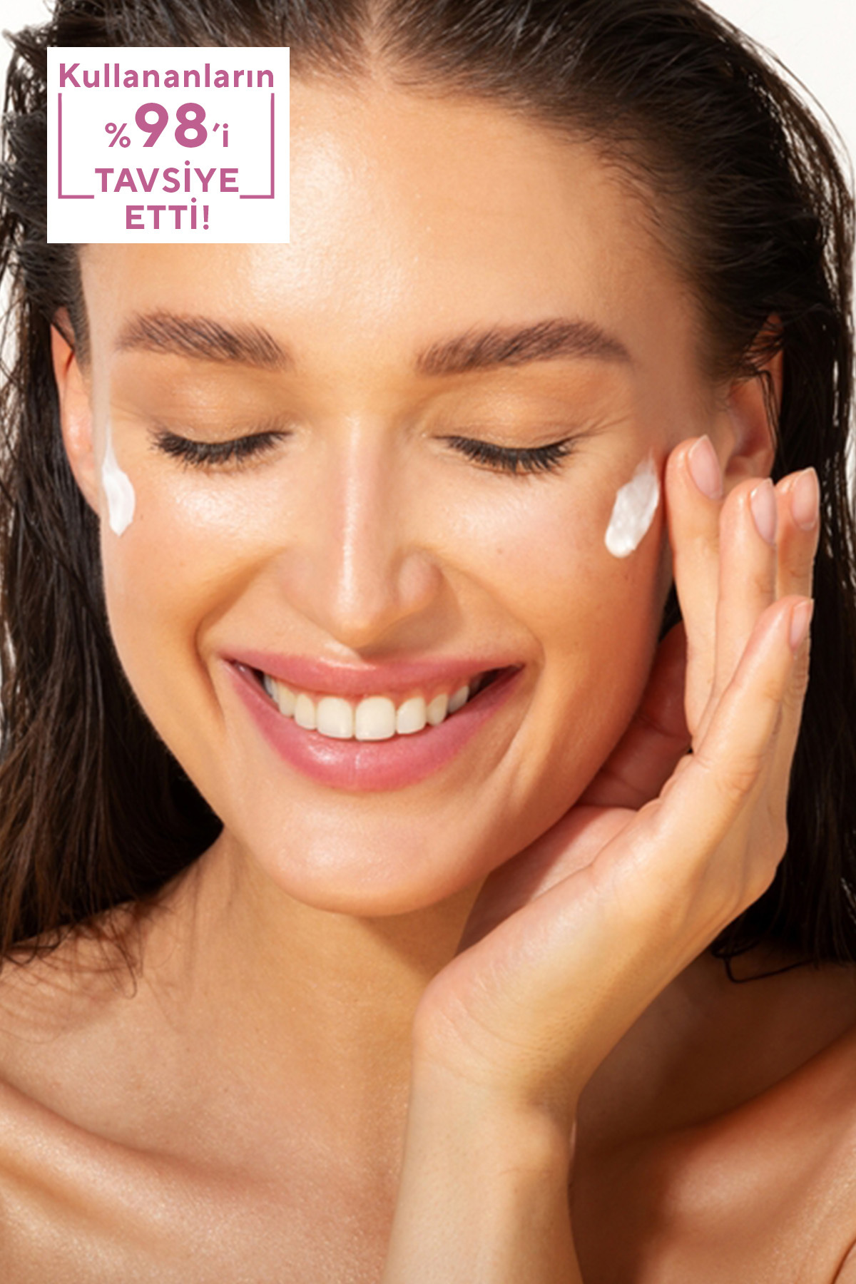 Leke Karşıtı Ton Eşitleyici SPF 50+ Glutatyon & Hyaluronik Asit Etkili Pembe Renkli Güneş Kremi 50ml — SPF50+1 — تصویر 3 از 8