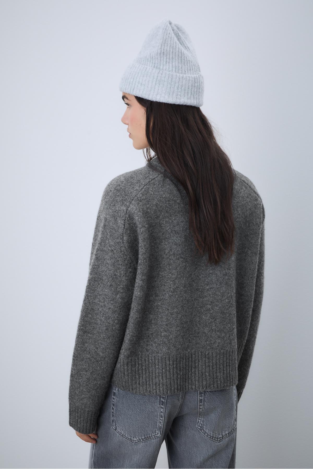 Stradivarius  Basic yumuşak örgü kazak - Görsel 4