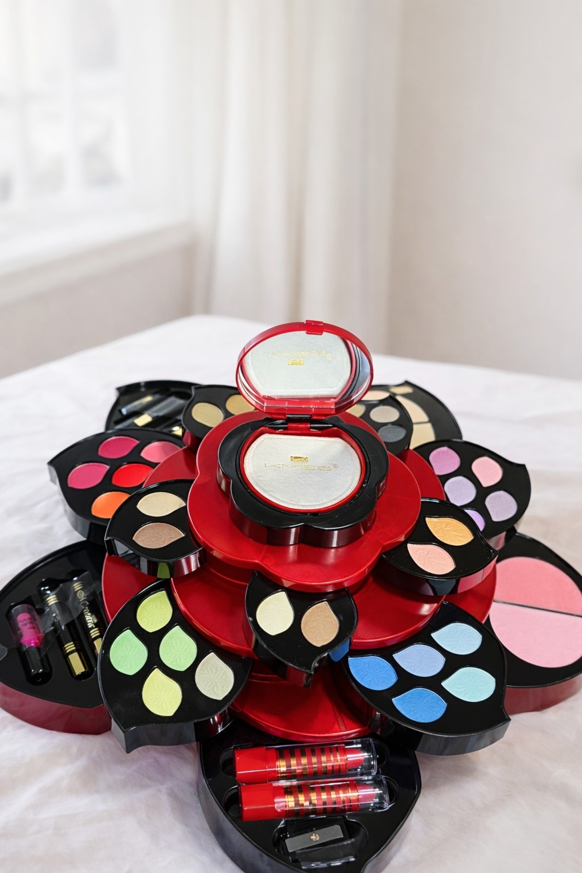 KMES Gül Model Çok Katlı Makyaj Seti – 47 Parça