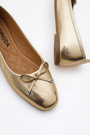 StWenn Altın Rengi Metalik Yılan Dokulu Yumuşak Fiyonklu Şık Kadın Babet Orto...