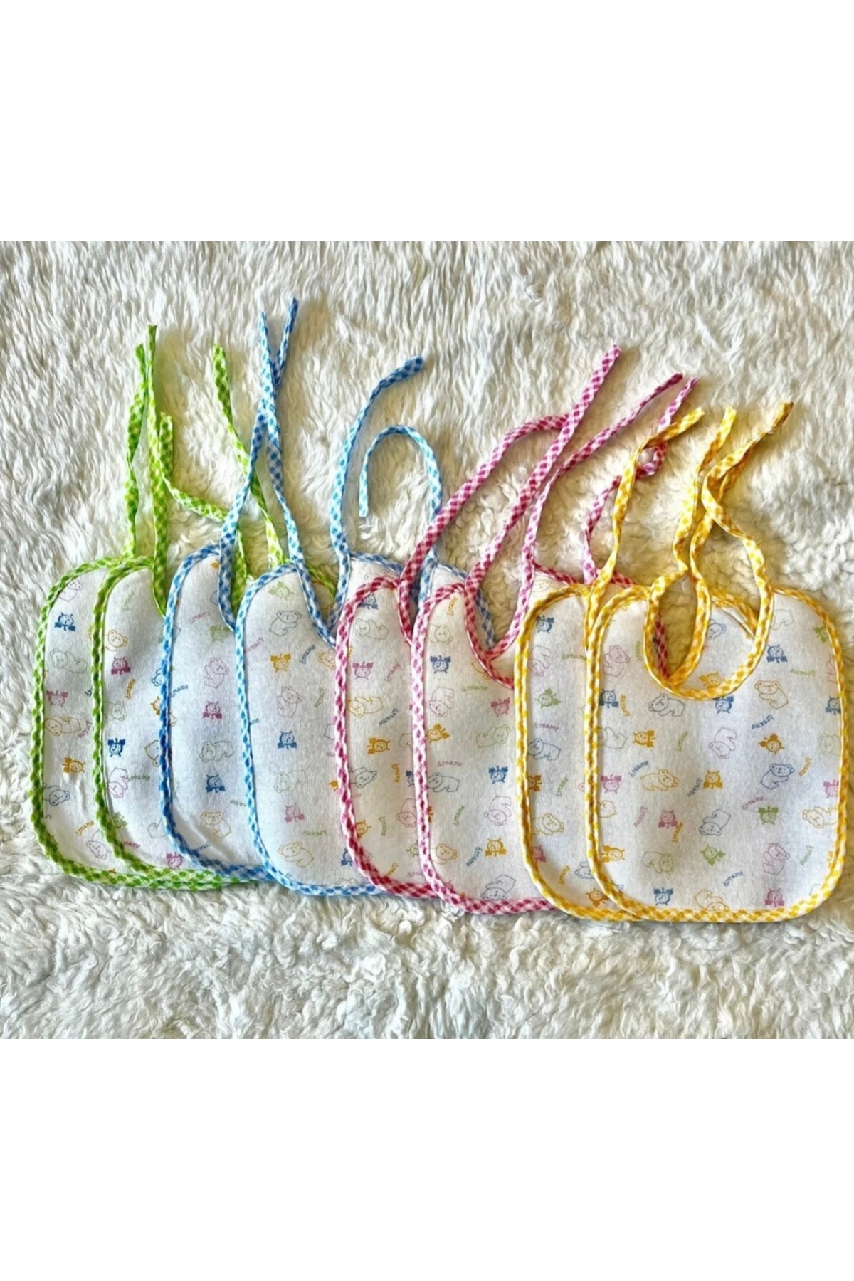 anne dokunuşu gibi KUZUM BEBE Sıvı Geçirmez Bağcıklı Karışık Desenli 8 Adet Kız Erkek Mama Önlük fotoğrafı 2 (önizleme)