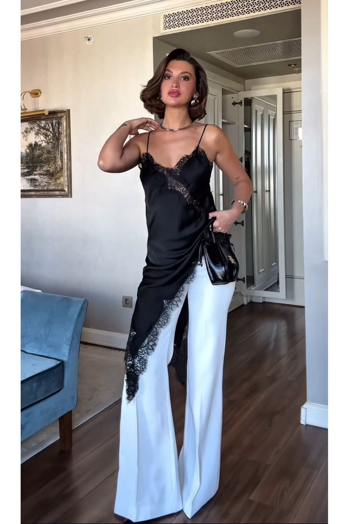 DEEP BEACH Rochie asimetrică cu bretele cu detalii din dantelă