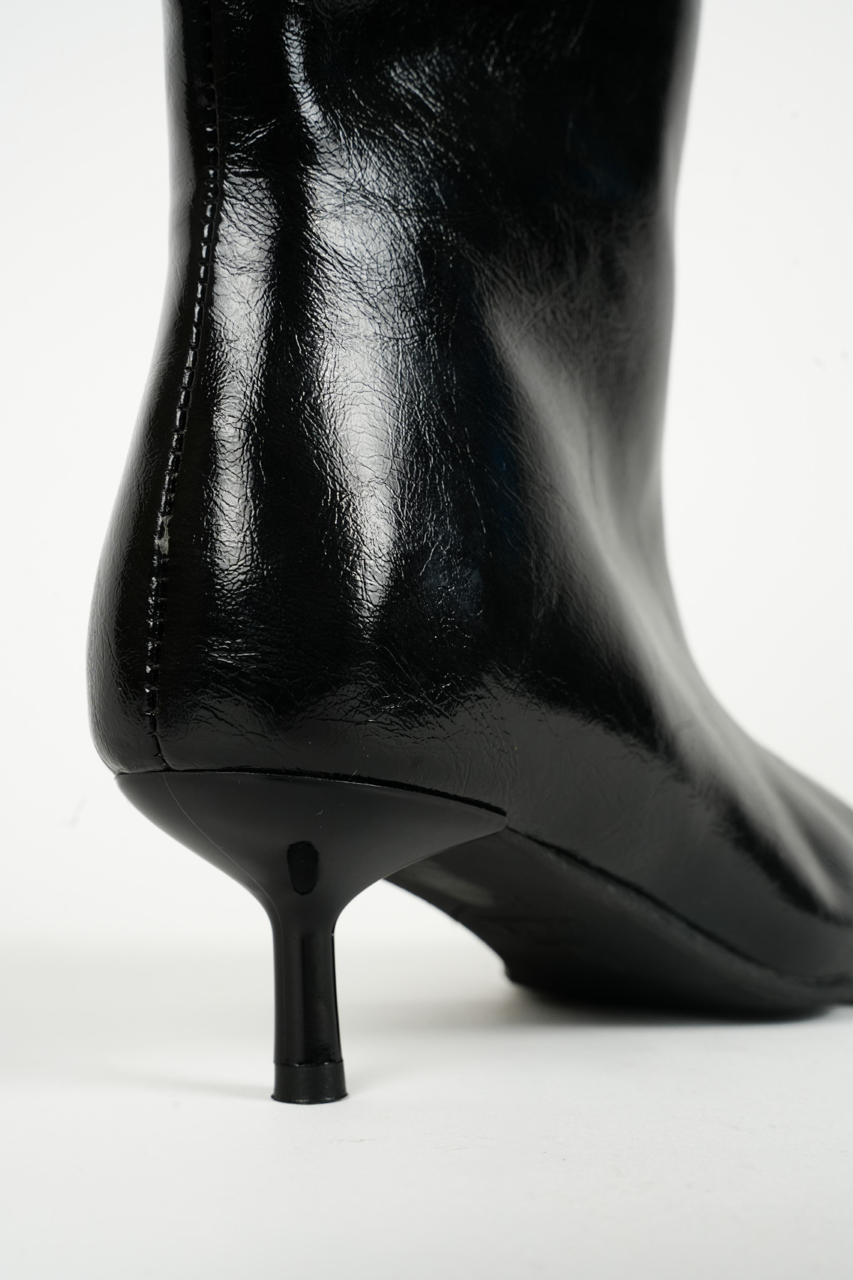 TrendyAnka  Jennifer Siyah Kısa Kitten Sivri Topuklu İçi Kürklü 4 Cm Alçak Topuklu Kadın Çizme Siyah - Görsel 6