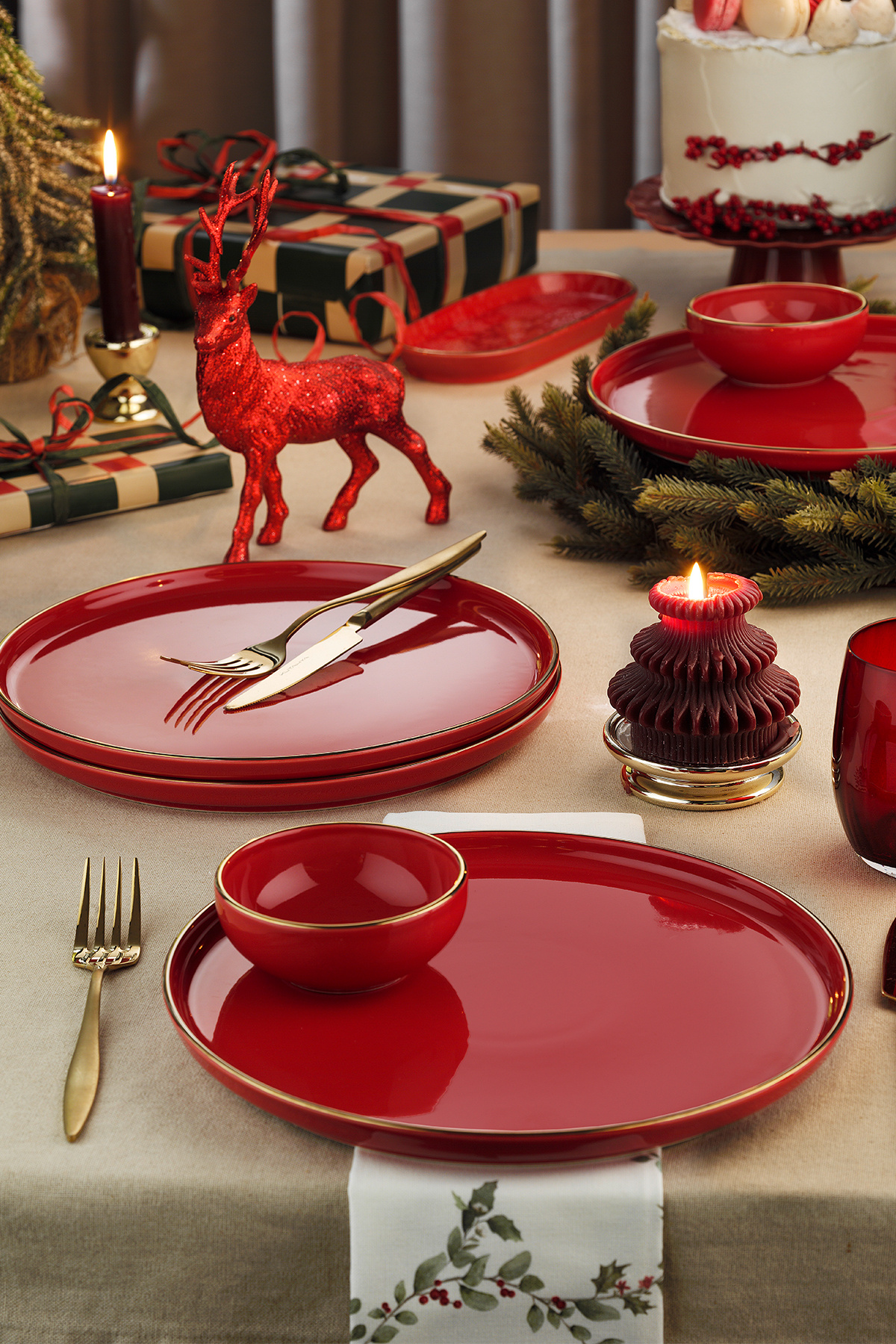 Kütahya Porselen Holyday 4 Parça 27 Cm Servis Tabağı Kırmızı