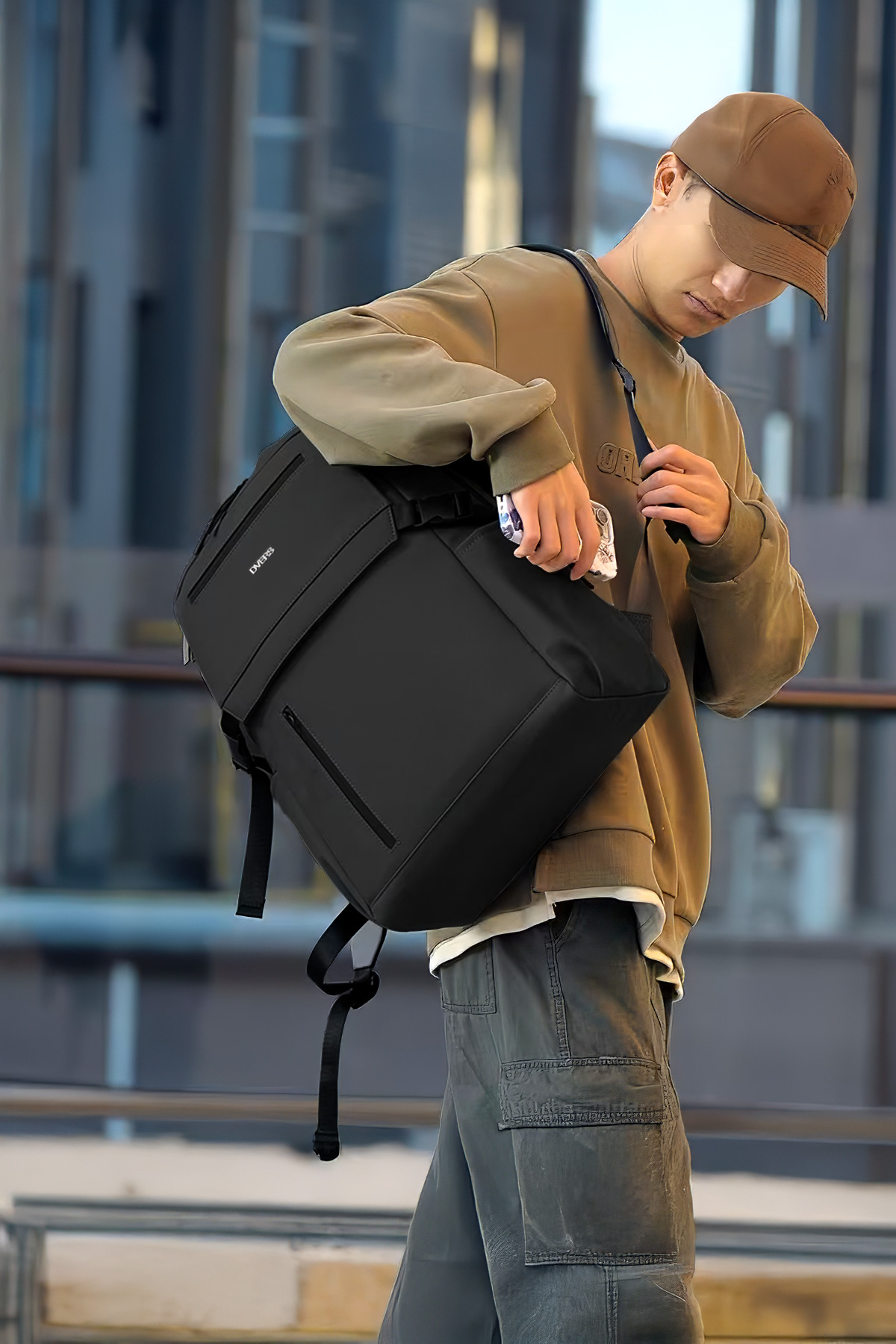 D'VERS  Siyah 4 Bölmeli Su İtici Fermuar Detaylı 15.6-16.1-16.9 Inç Uyumlu Siyah Sırt Laptop Çantası - Görsel 7