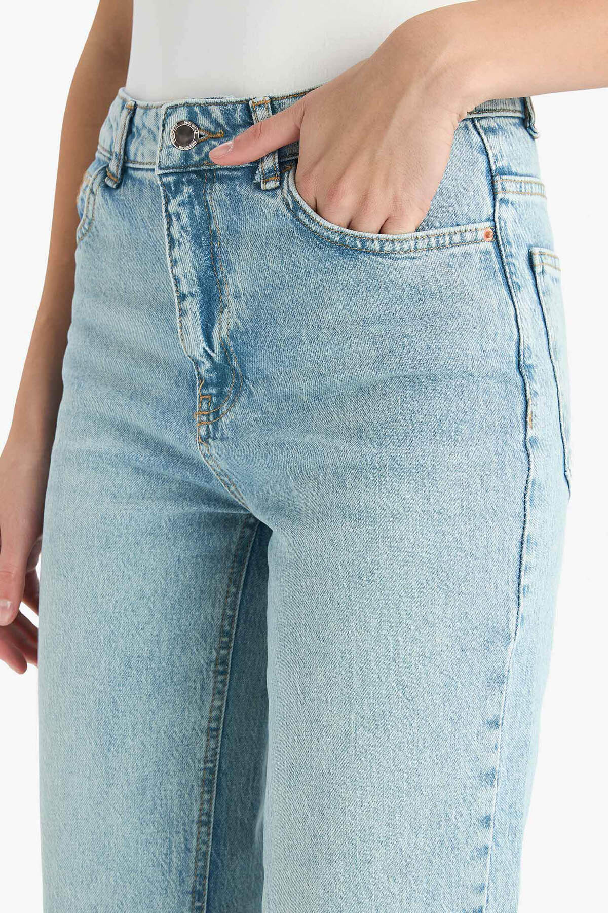 DeFacto Comfort Straıght Normal Bel Bilek Boy Jean Yıkamalı Pantolon G2215AX25WN görsel 6