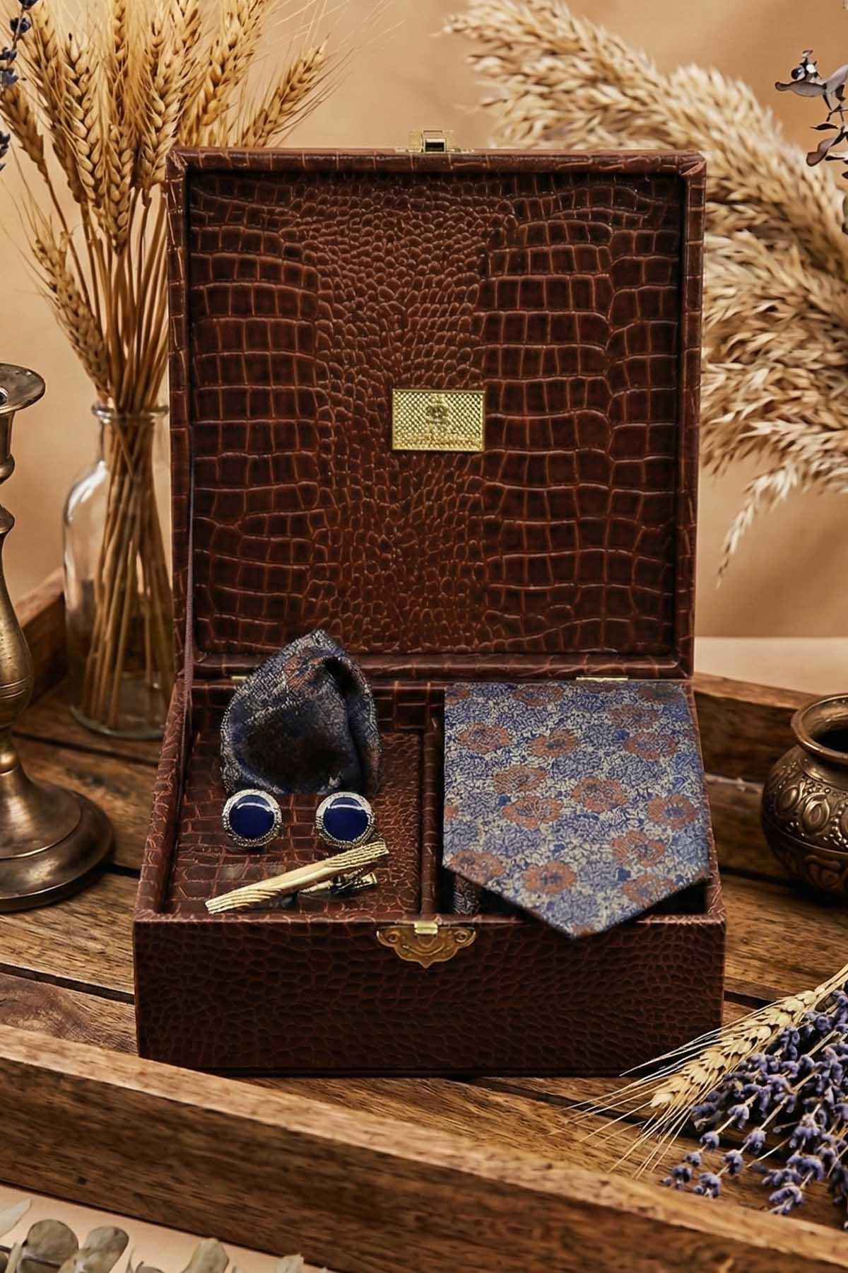  جعبه کادوی مردانه قهوه‌ای - دستمال گردن، کراوات، دکمه سرآستین، سنجاق کراوات KMK92