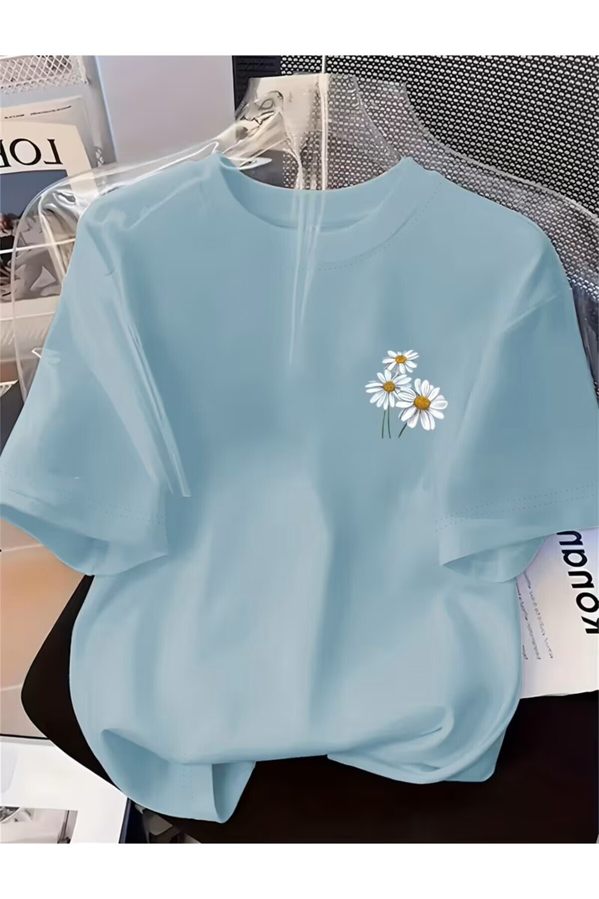 oneagılyazı Мека и удобна тениска с принт на зелени маргаритки