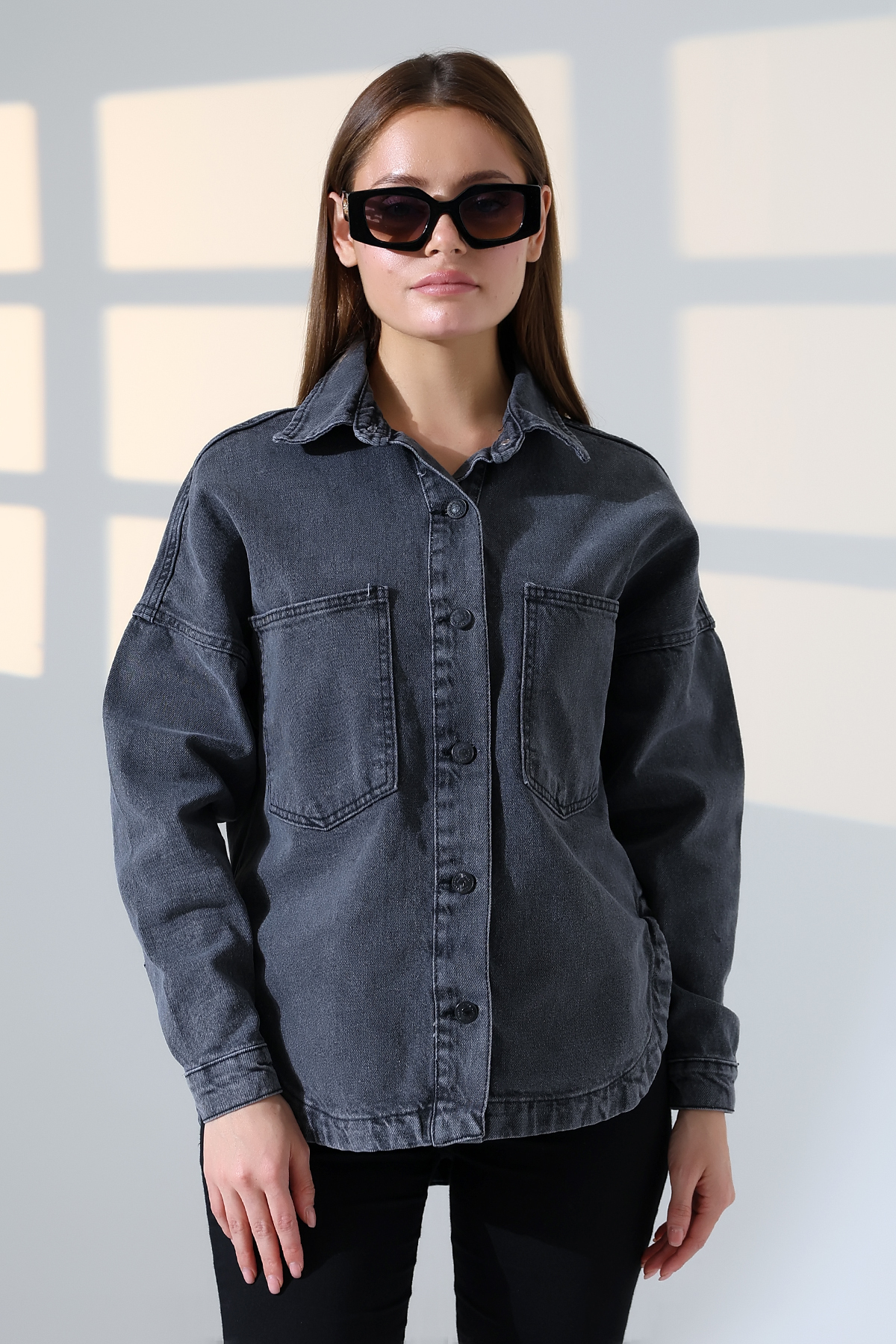 BLUE NATIONAL JEANS  Kadın Oversize Kesim denim Gömlek Ceket Kar Yıkama Siyah Açık Renk Günlük Şıklık -BNJ4895 - Görsel 4