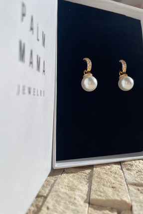 PALM MAMA JEWELRY Klasik Zarif Şıklık Gold Zirkon Taşlı Halka Detaylı İnci Küpe