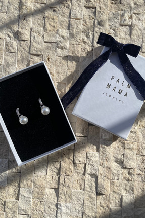 PALM MAMA JEWELRY Klasik Zarif Şıklık Gümüş Zirkon Taşlı Halka Detaylı İnci Küpe