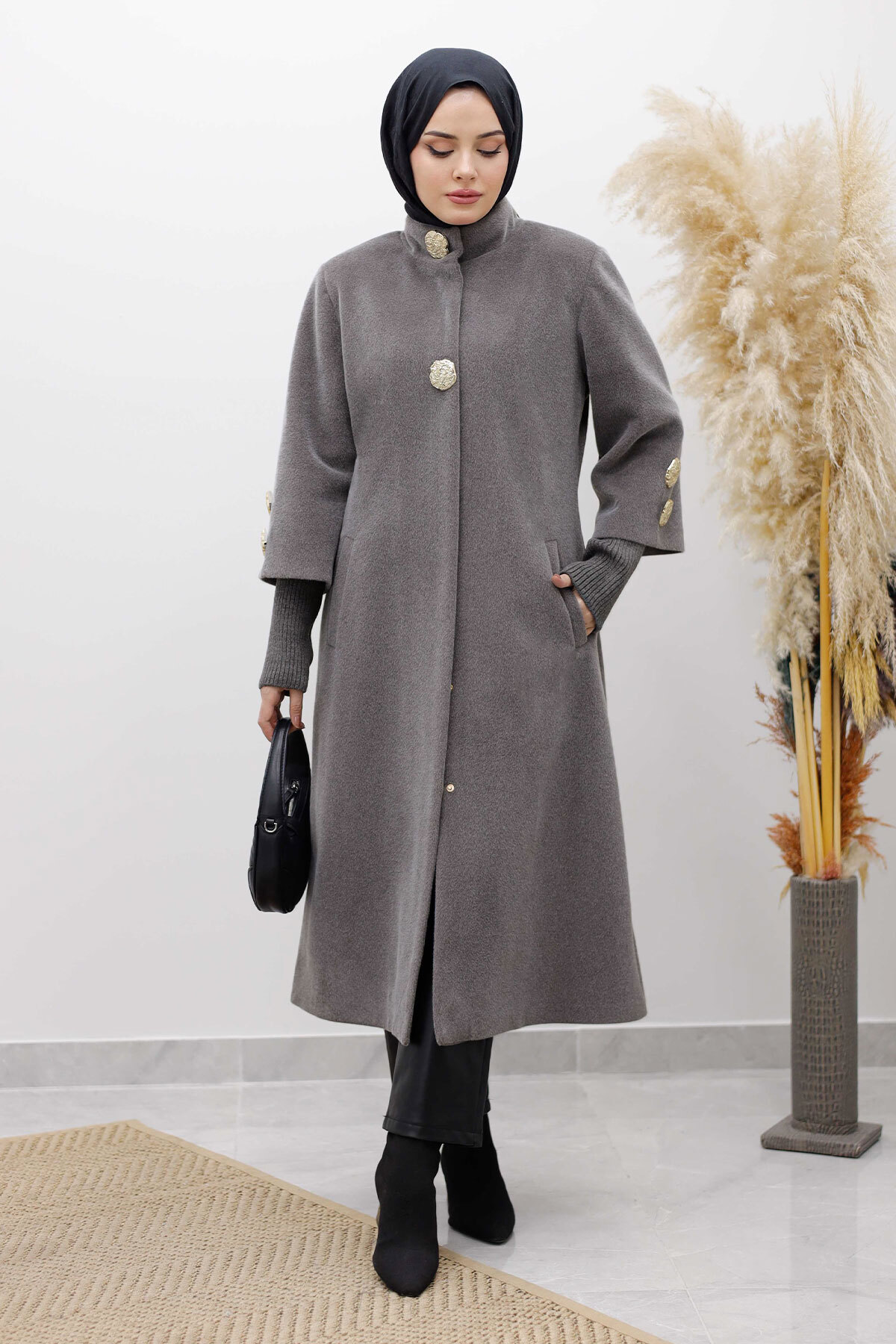 Tesettür Dünyası  Kol Ucu Triko Detaylı Angora Fox Kaban TSD250246 Açık Gri - Görsel 4