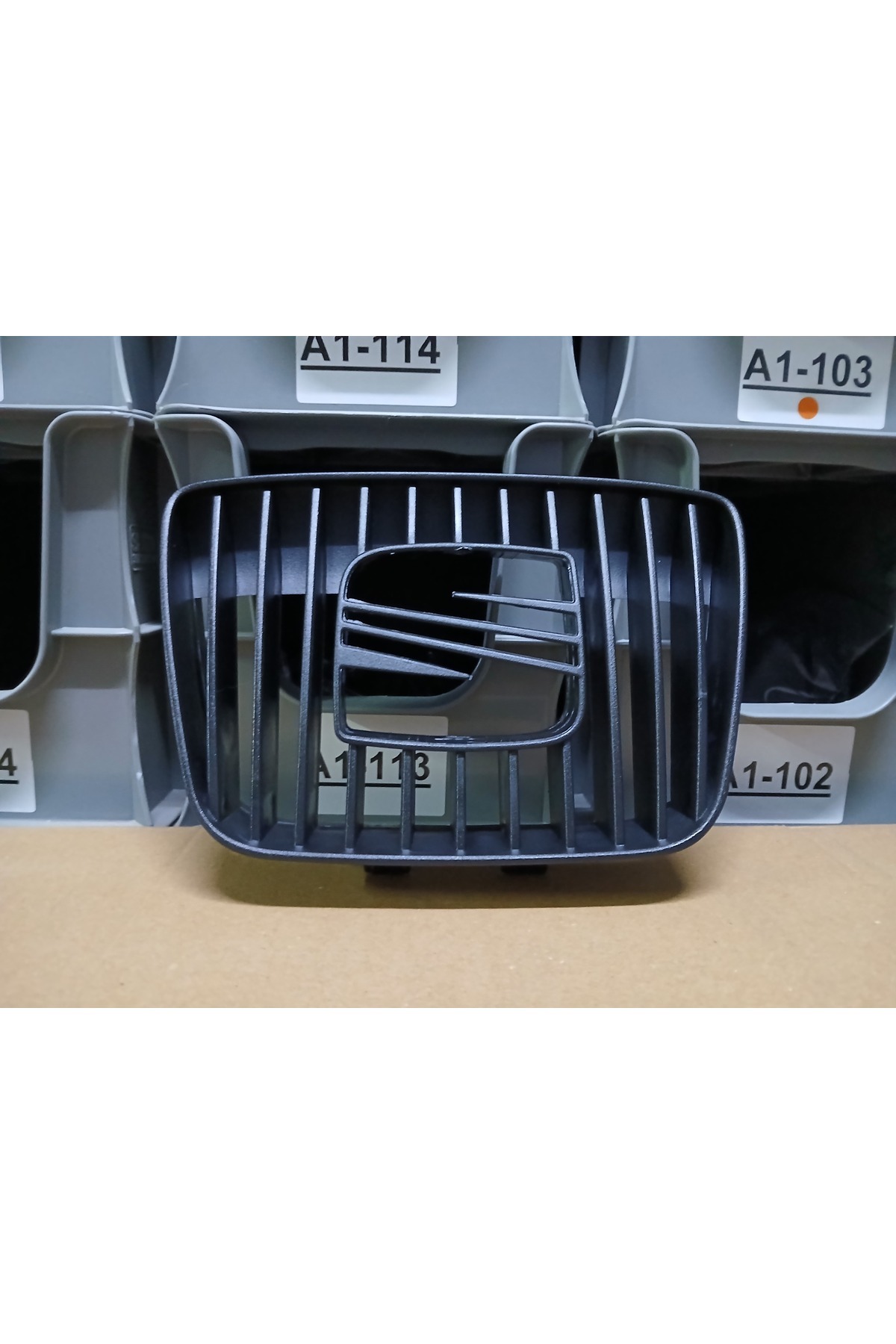 DKMC GROUP İBİZA ÖN PANJUR RADYATÖR IZGARASI ORTA 1999 2000 2001 2002 MODELLER İÇİN