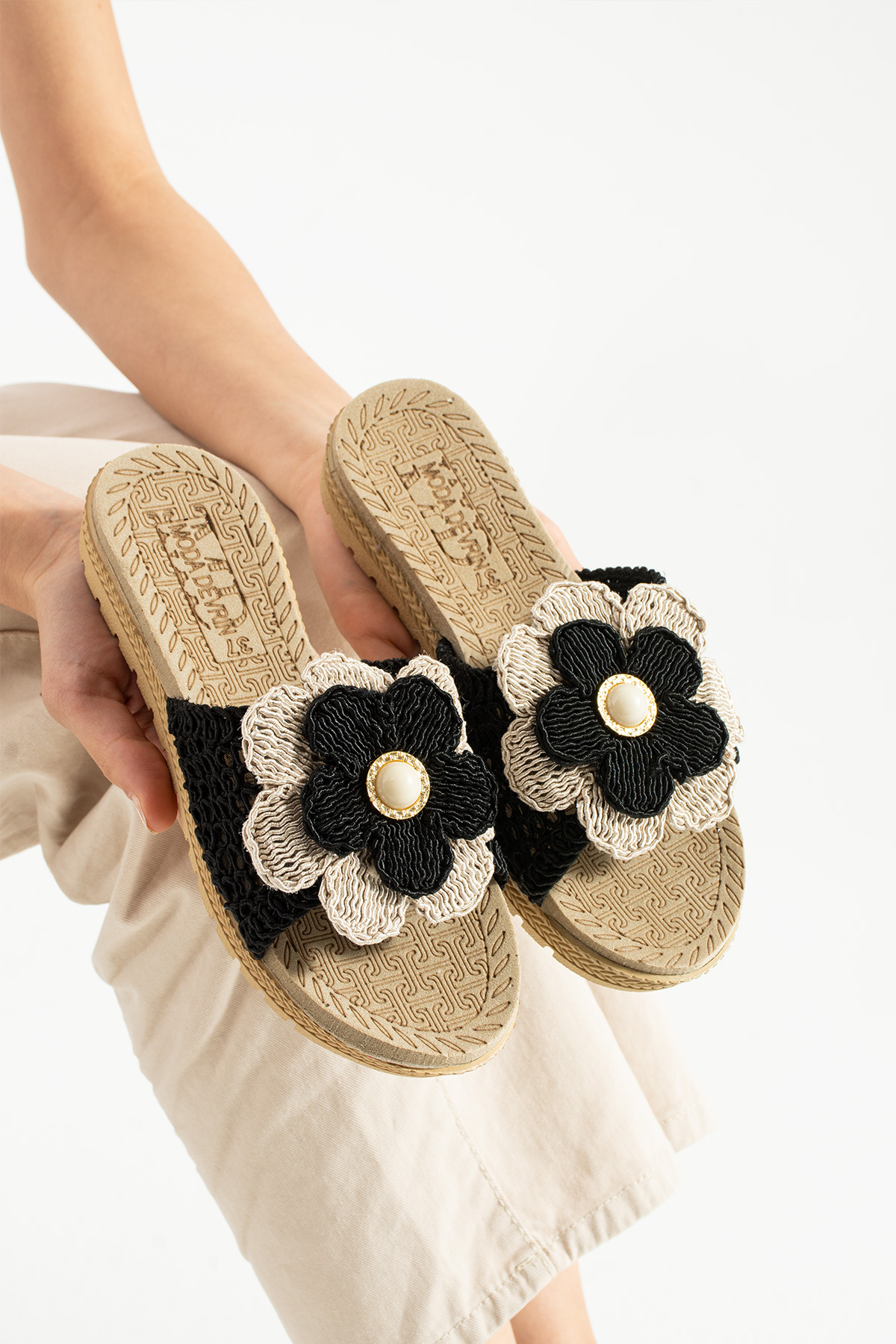 Black Open Front Flower Straw Mesh Outdoor and Home Slippers
