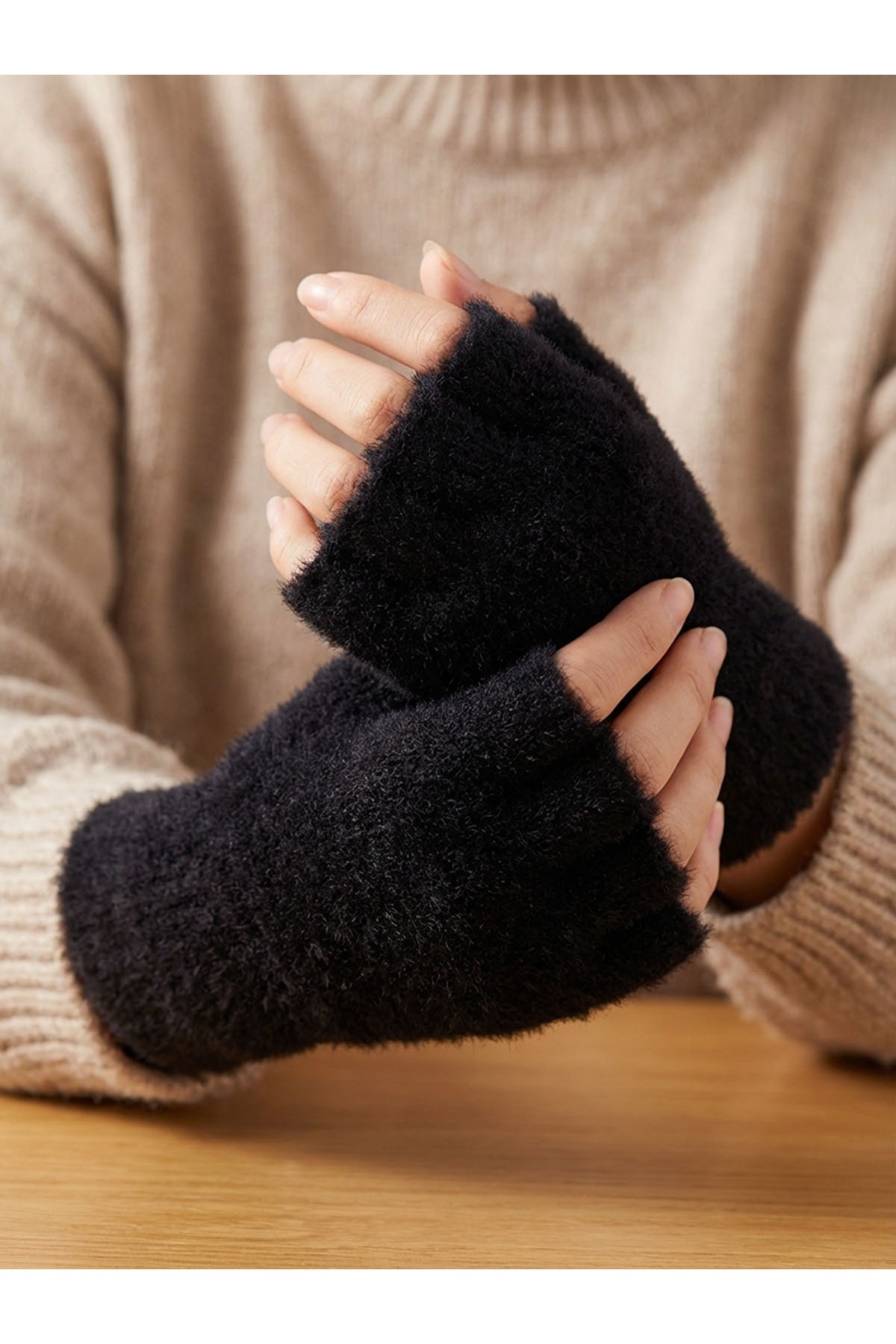 Eke Tekstil  Kadın Peluş Kısa Parmak Eldiven - Görsel 2