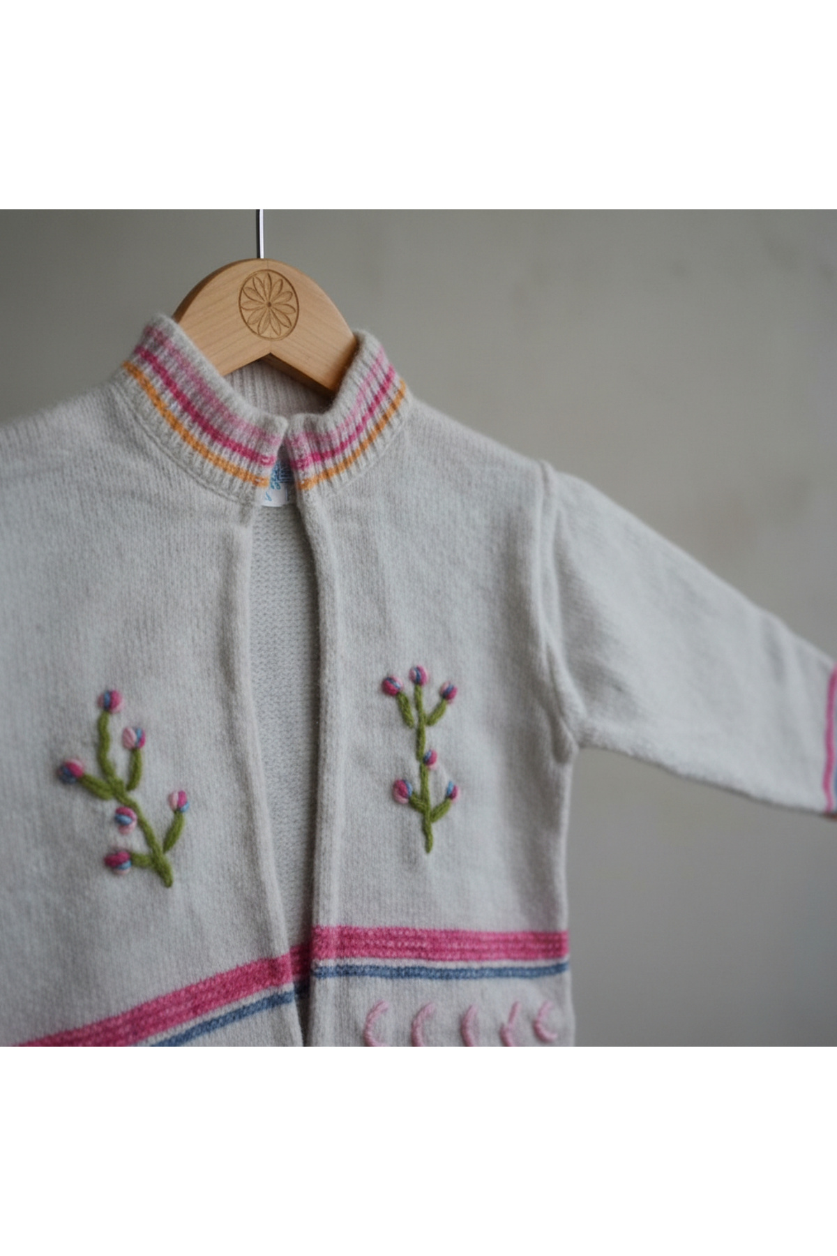 Hirazenmoda Kız Çocuk Nakışlı Örgü Hırka Mevsimlik Triko Model fotoğrafı 2 (önizleme)