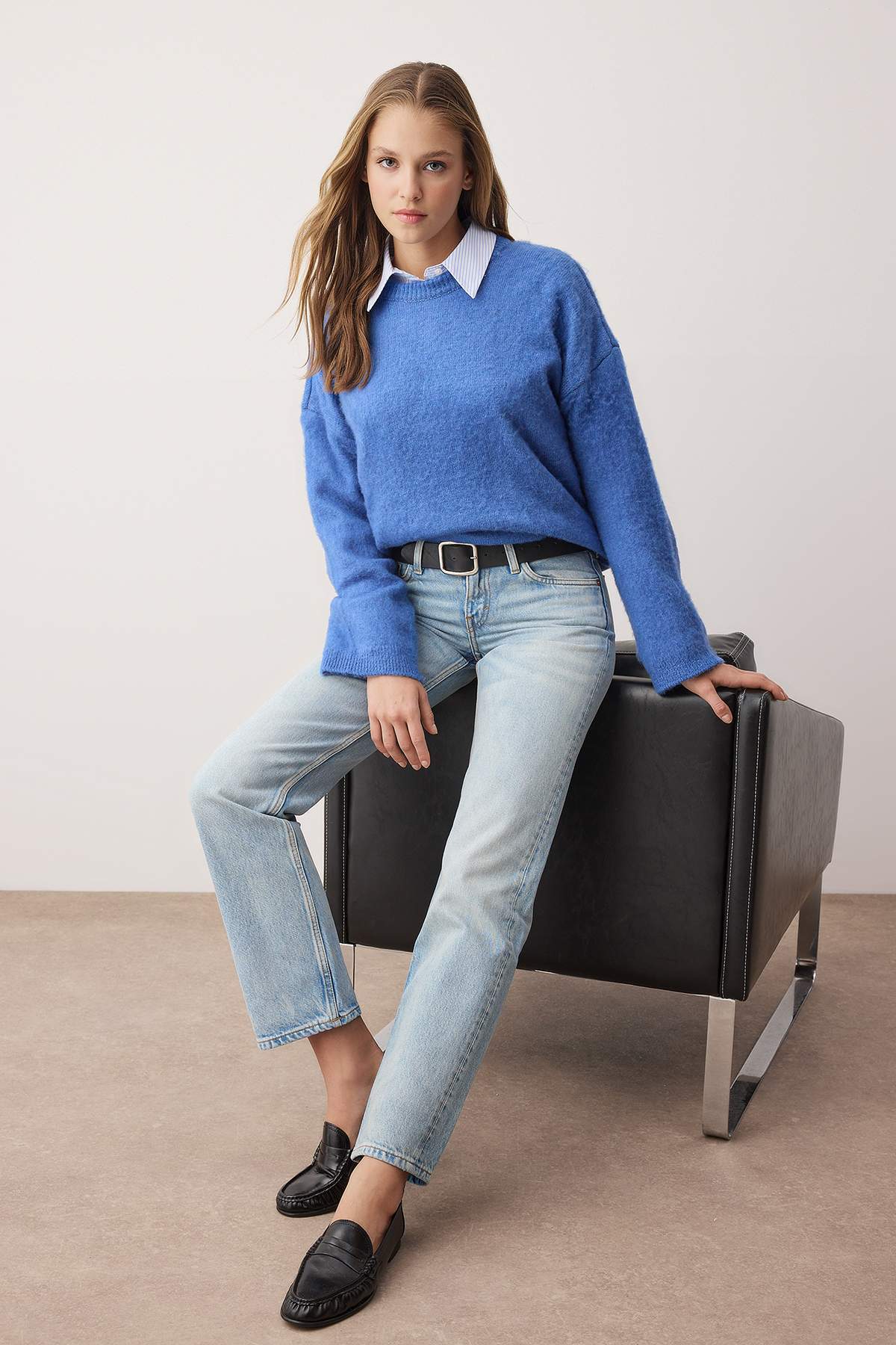 Trendyolmilla  Wardrobe Essentials Mavi Yumuşak Dokulu Geniş Kalıp Basic Triko Kazak | TWOAW26KZ00088