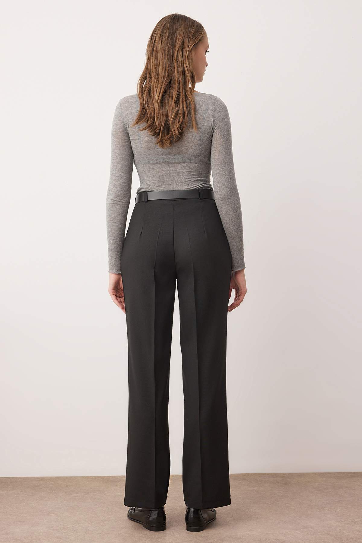 Trendyolmilla  Siyah Kemerli Straigt/Düz Kesim Dokuma Kumaş Pantolon TWOAW25PL00046 - Görsel 4