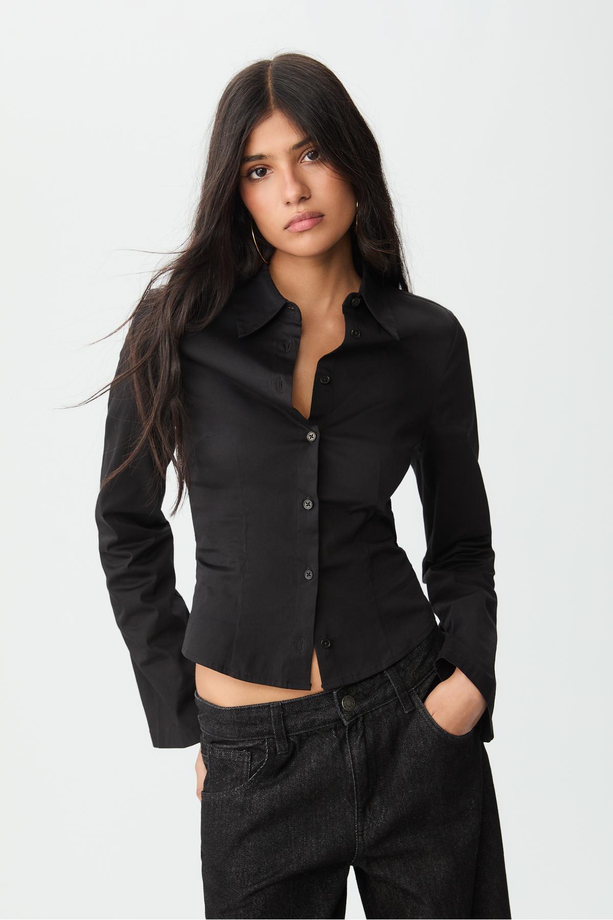 Stradivarius  Dökümlü kollu vücuda oturan gömlek - Görsel 2