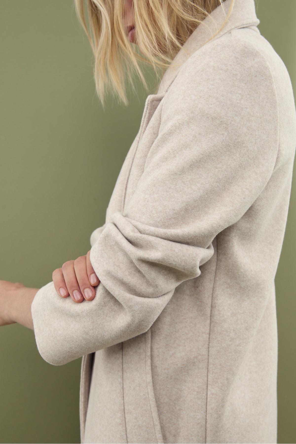 Stradivarius  Yumuşak Dokulu Düğmeli Midi Kaban - Görsel 2