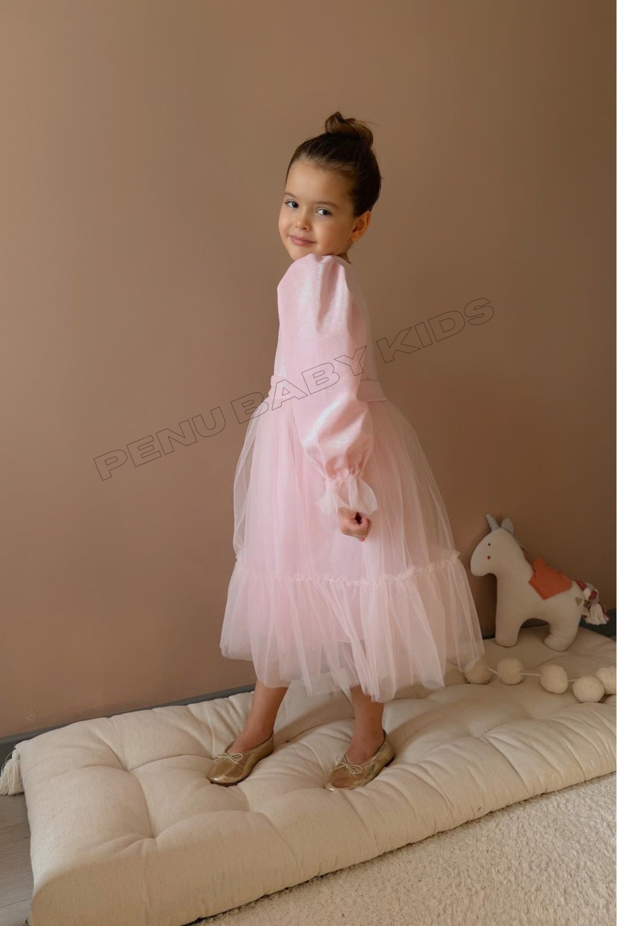 penu baby kids Pembe Üstü Pırıltılı Kumaş Fırfırlı Uzun Etekli Uzun Kollu Kız Çocuk Kız Bebek Elbise fotoğrafı 5 (önizleme)