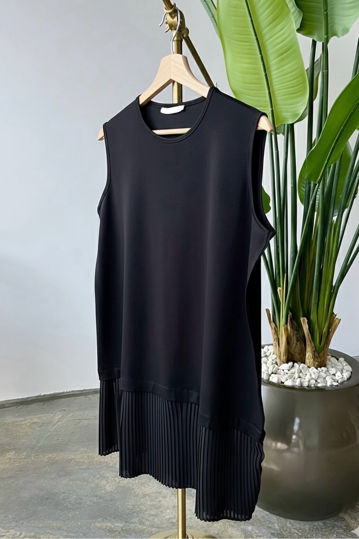 İmajButik Siyah Sıfır Kol Etek Ucu Piliseli Tunik İçlik