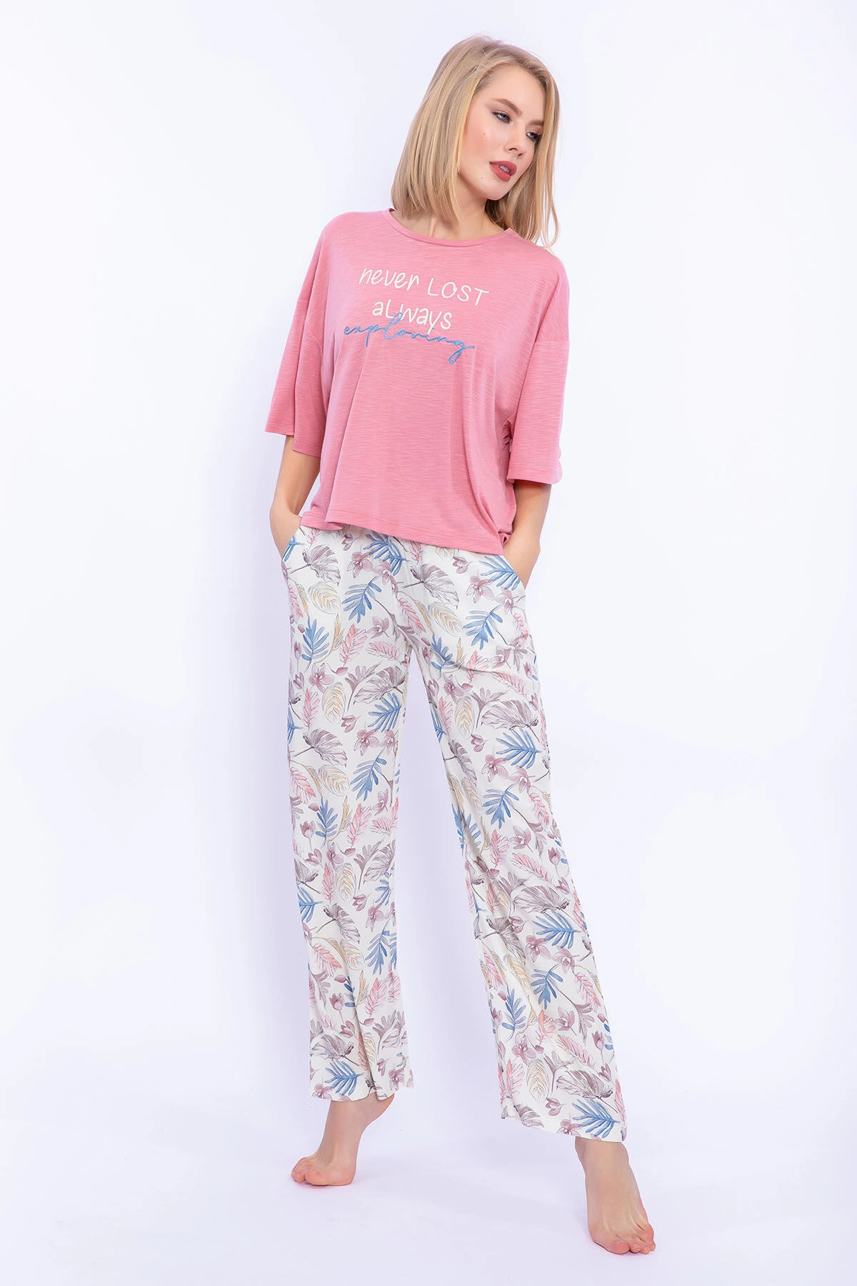 Never Lost Retro Women's Pajamas Set in Pink Loose Fit