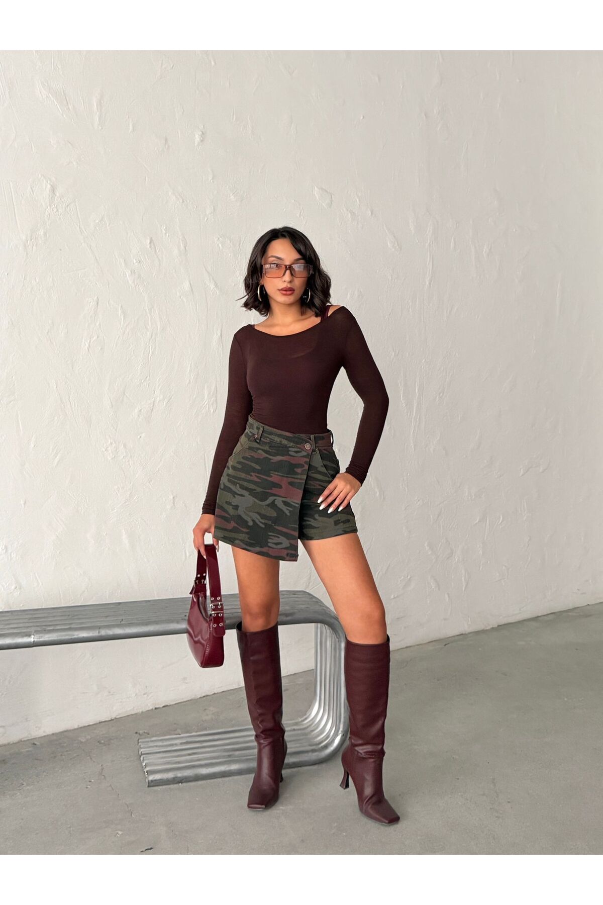 CLARET RED CAMOUFLAGE SHORTS SKIRT