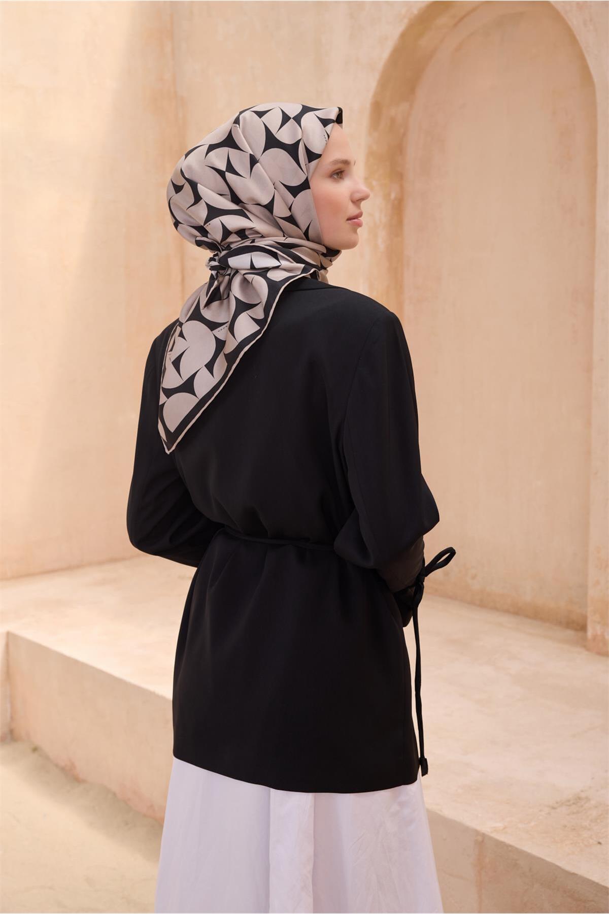 Gri Geometrik Desen %100 Twill İpek Eşarp 4117 - 84