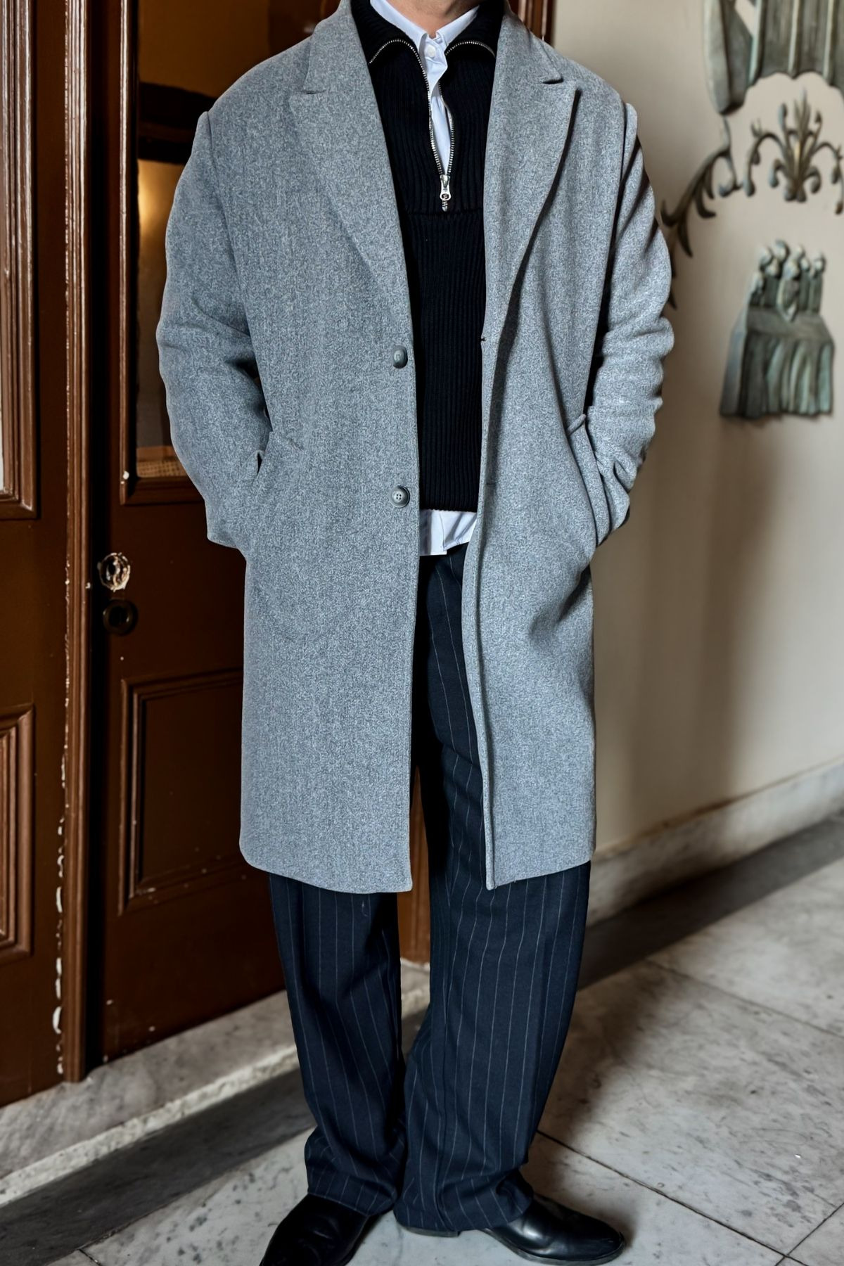 پالتو زمستانی مردانه جیب‌دار دکمه‌دار سایز معمولی، آستردار، بلند کلاسیک، پالتو کشمیر خاکستری روشن — رنگارنگ ۳۲۰۰۱ — تصویر 5 از 8