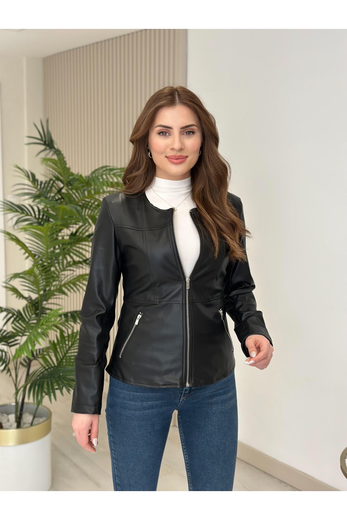 SİRİUS Koža jakna sa dominantnim ovratnikom, crna podstava